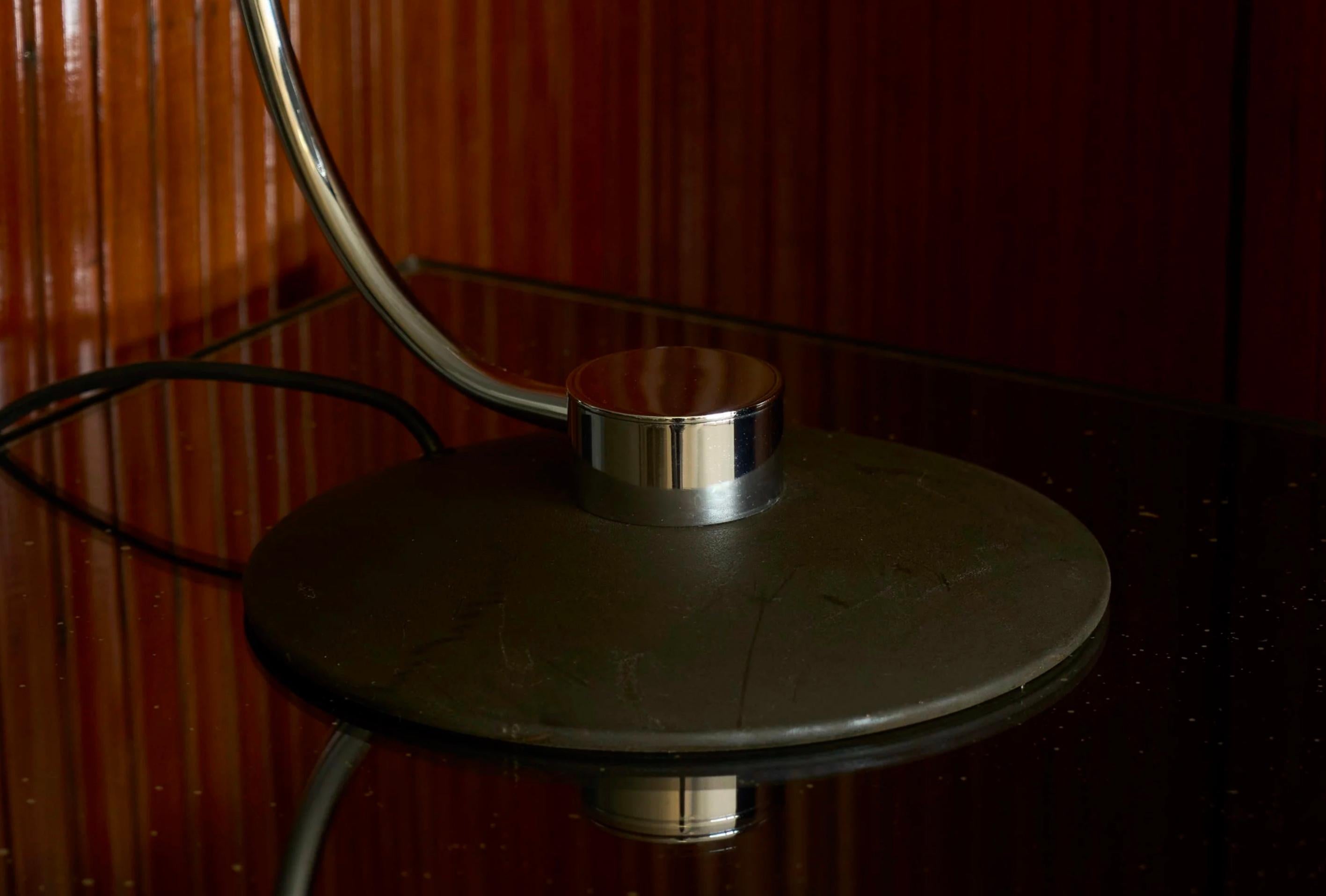 Large Adjustable Mid Century Table Lamp in Chrome and Black 1960s For Sale 1
