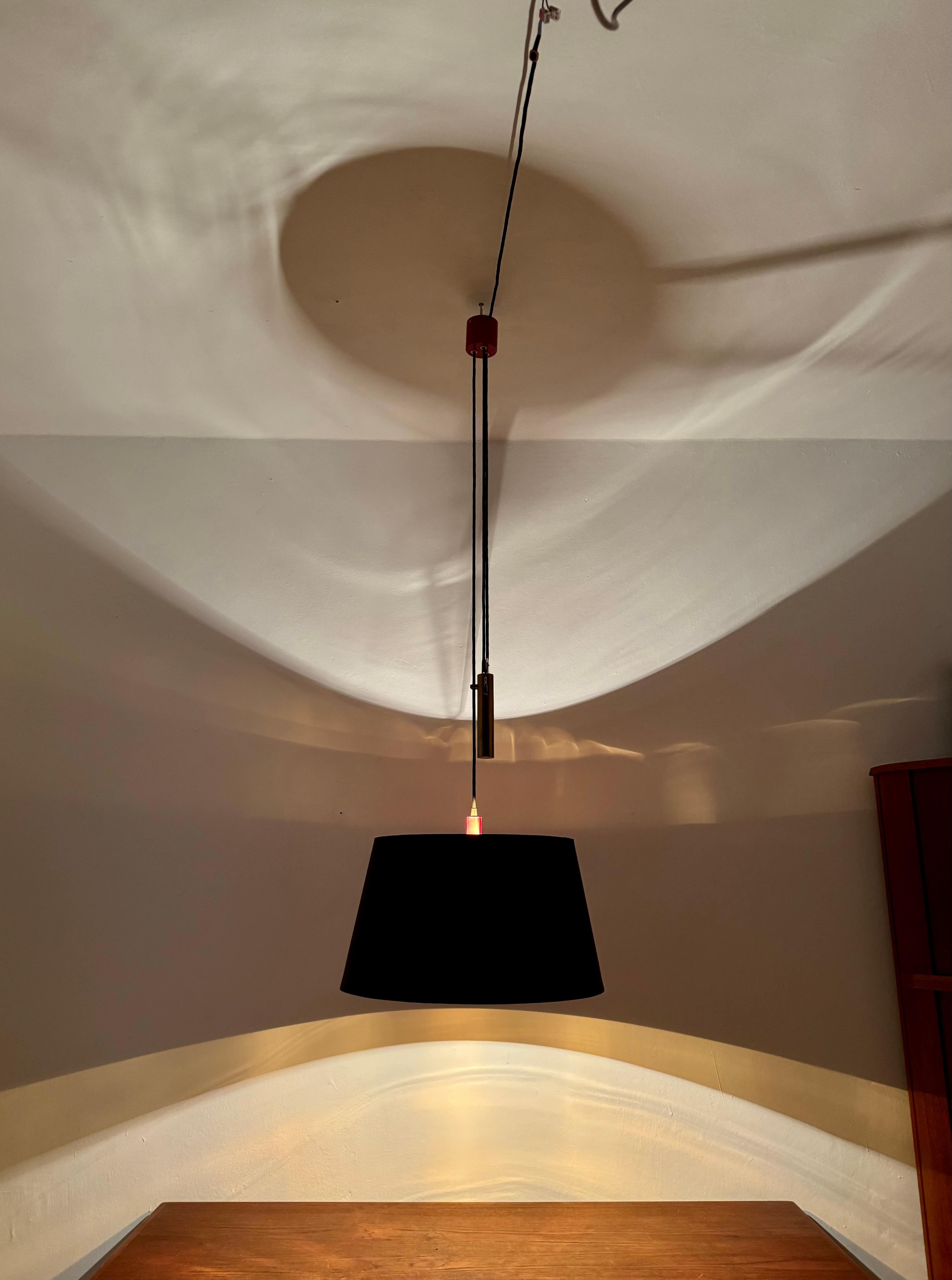 Lampada a sospensione grande e regolabile in vendita 4
