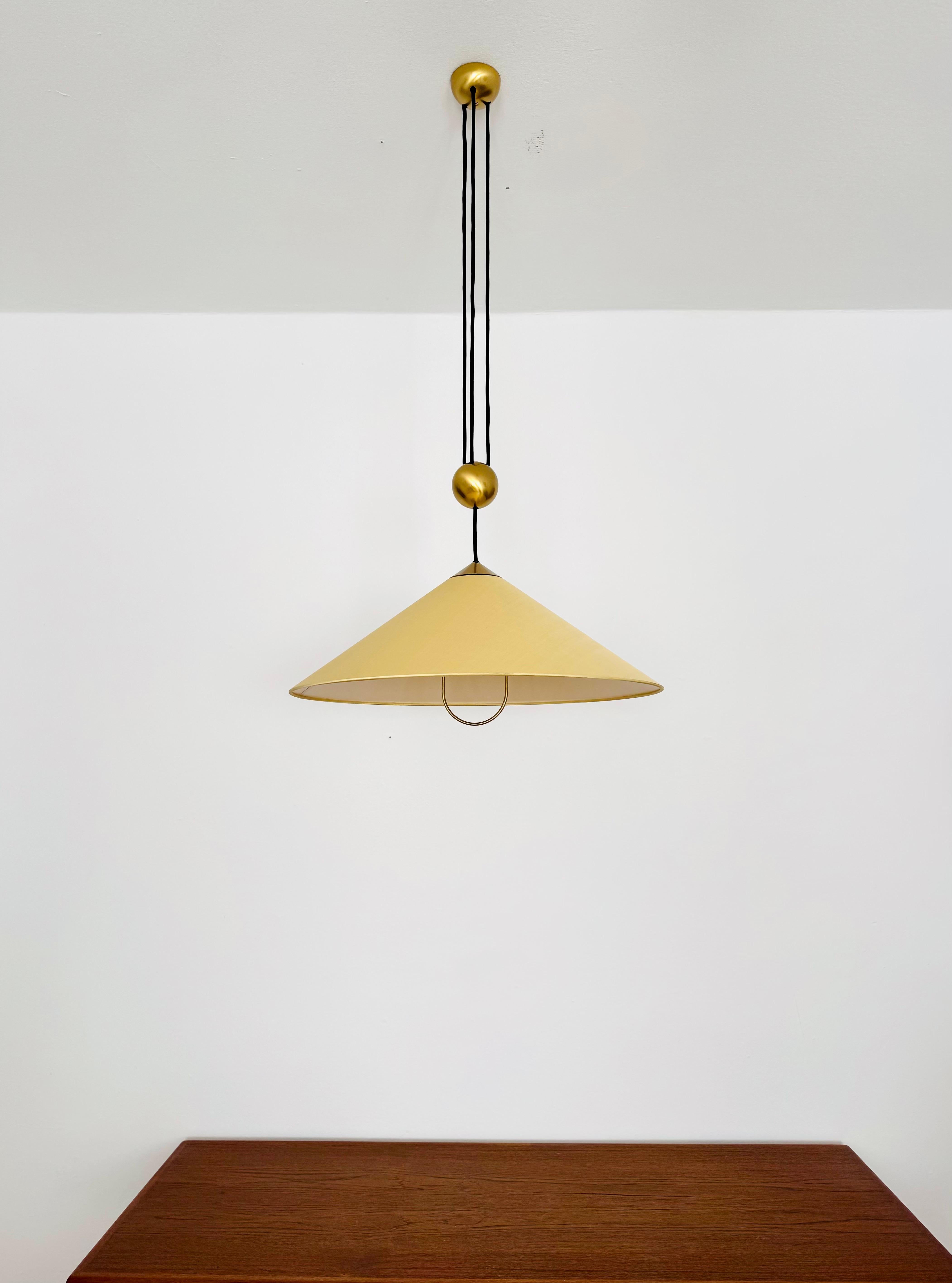 Milieu du XXe siècle Large Adjustable Pendant Lamp with Counterweight by Florian Schulz en vente
