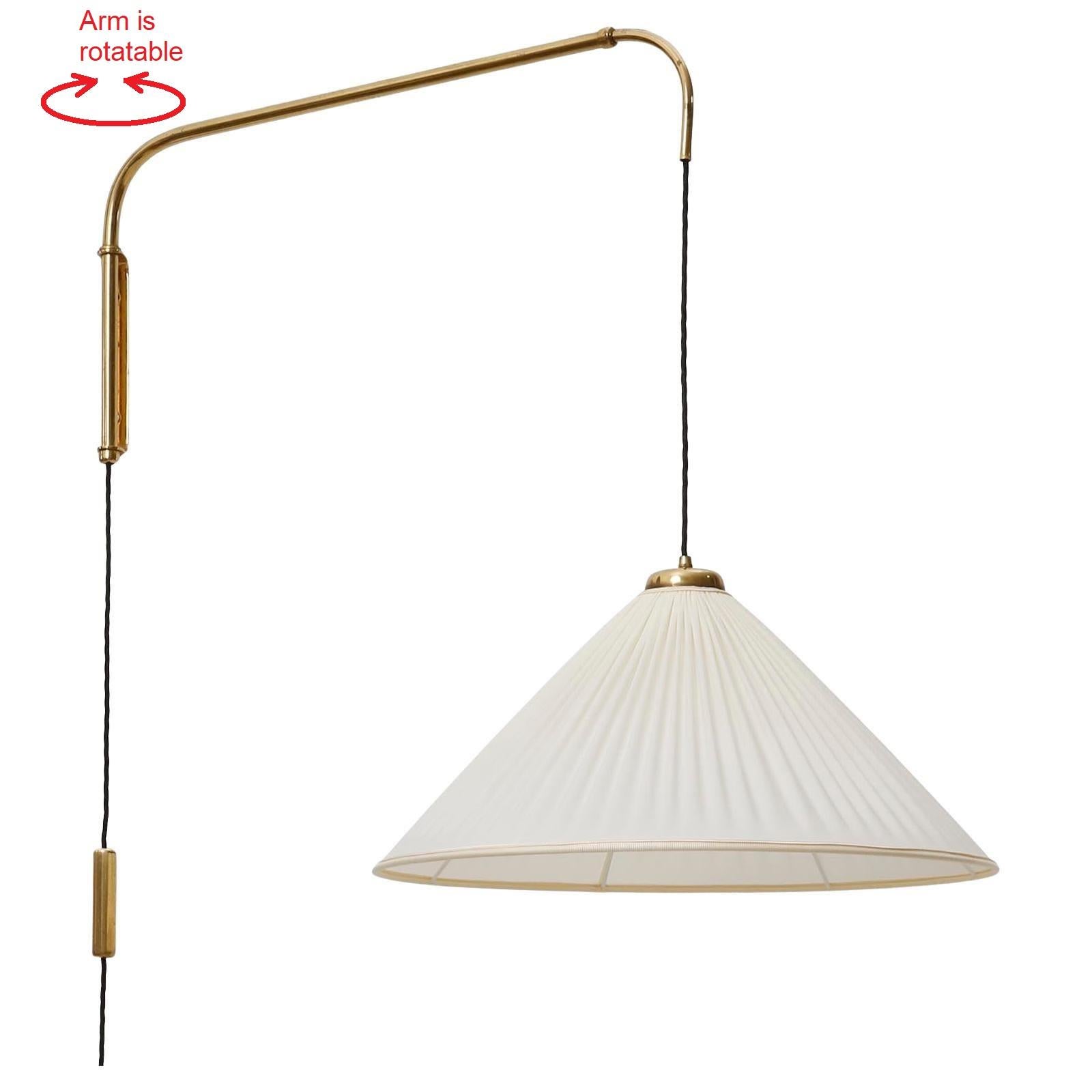 Large Adjustable Rotatable Wall Lamp, Brass Pleated Cream Fabric Shade, 1950s In Good Condition In Hausmannstätten, AT