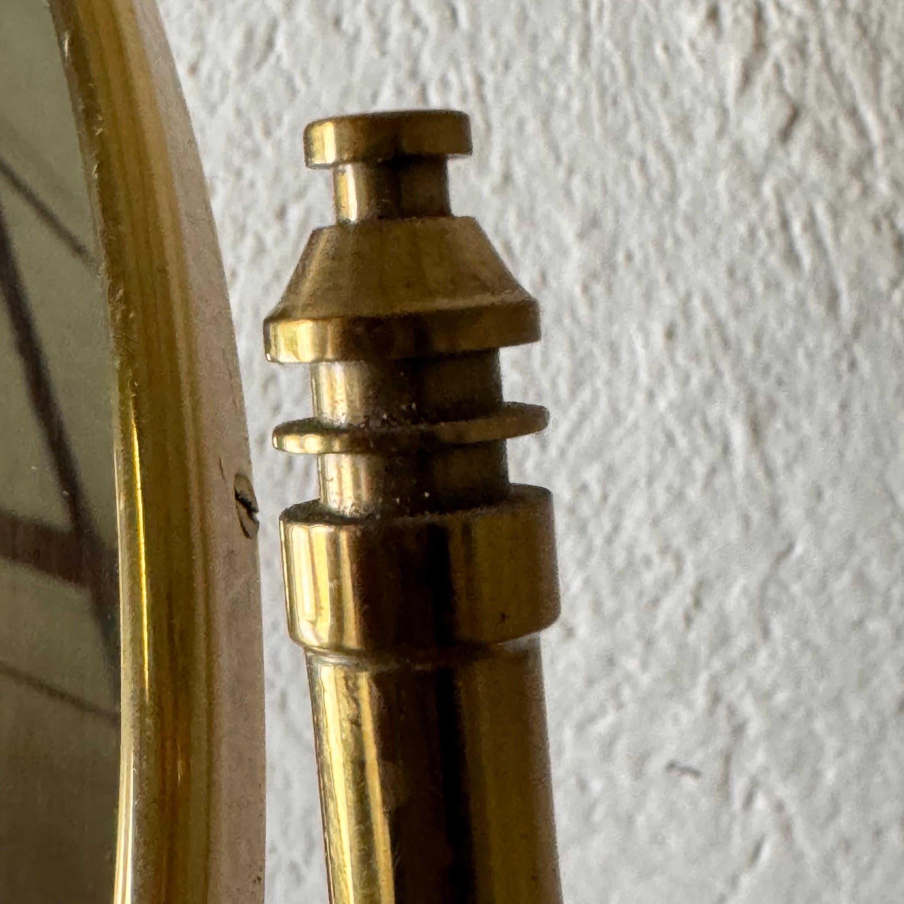 Grande specchio regolabile in ottone con base in marmo Portoro italiano, anni '60 in vendita 4