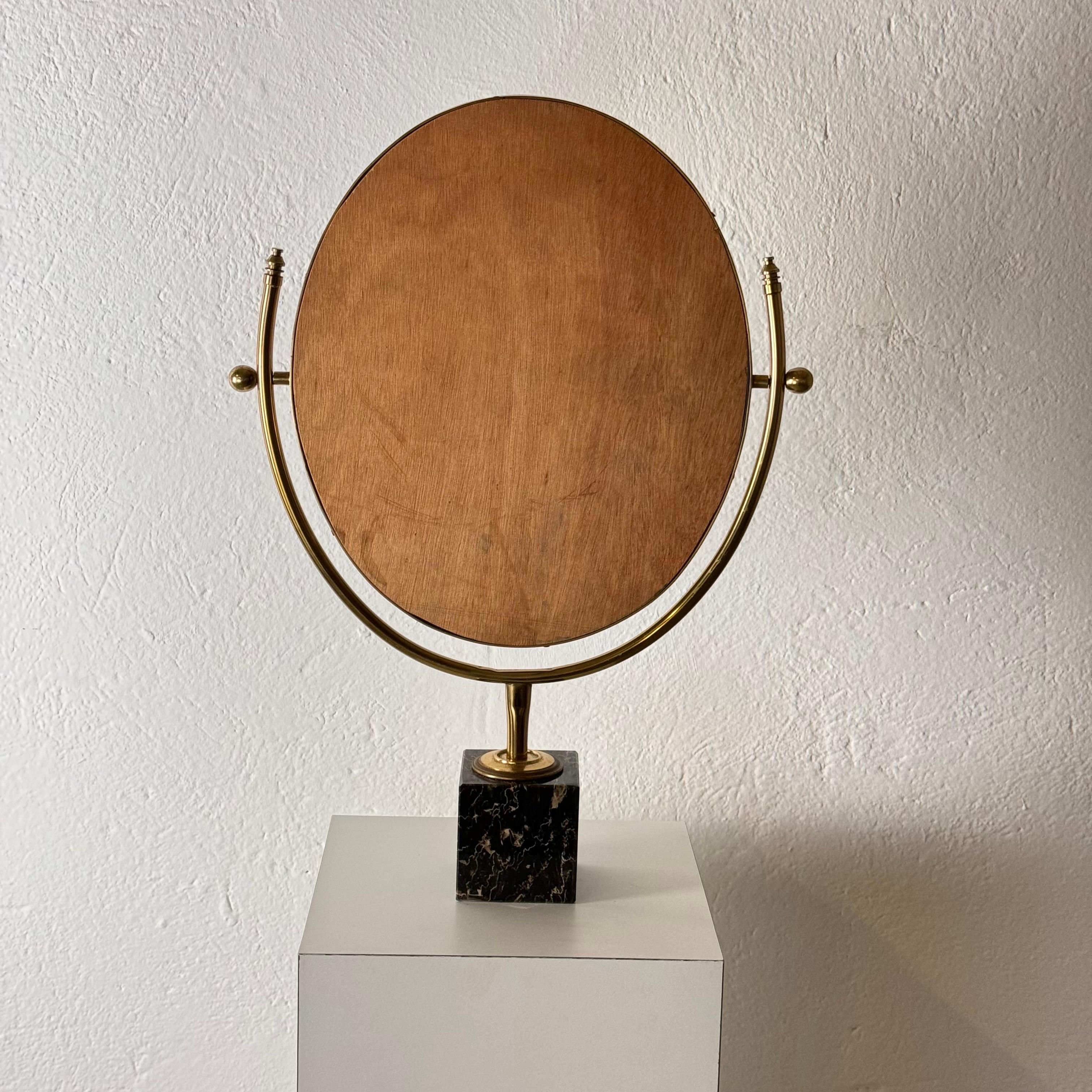 Grande specchio regolabile in ottone con base in marmo Portoro italiano, anni '60 in vendita 8