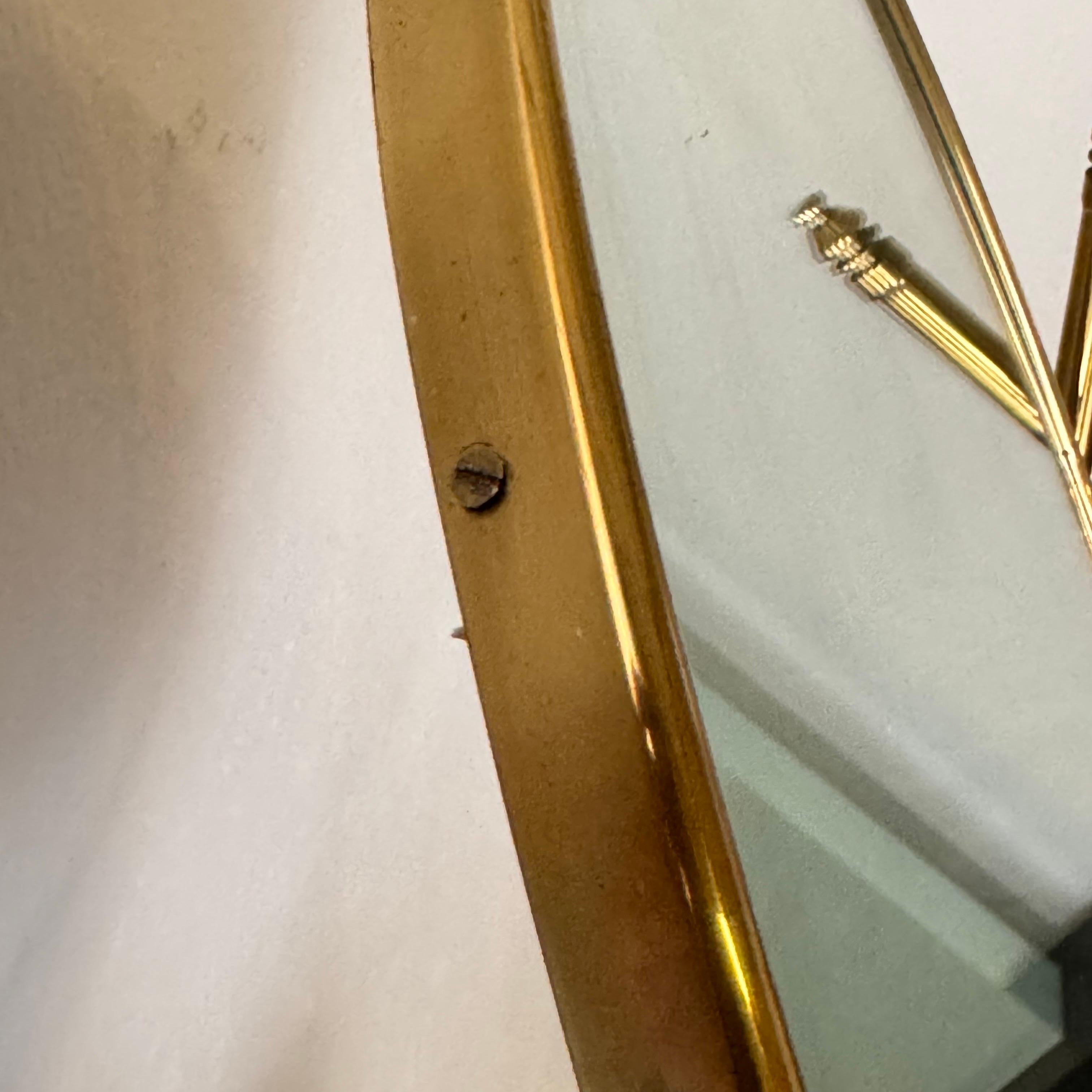 Grande specchio regolabile in ottone con base in marmo Portoro italiano, anni '60 In condizioni buone in vendita a Bagnolo Mella, Brescia
