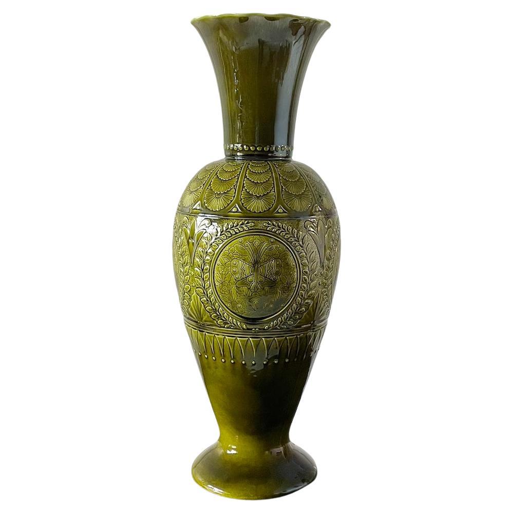 Vaso grande in ceramica Aesthetic Movement di Bretby