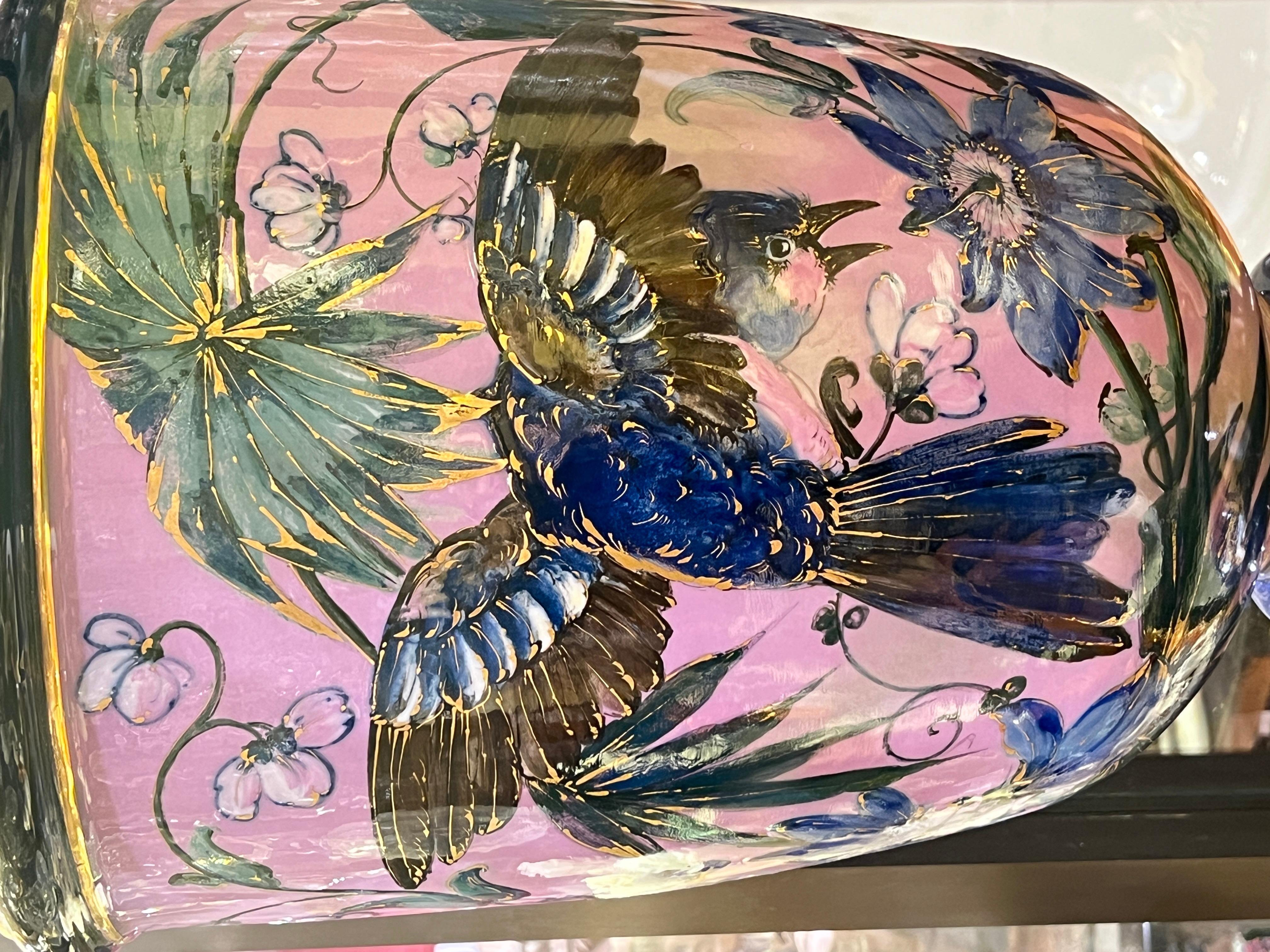 Große ästhetische Porzellanvase mit Blumen- und Vogeldekorationen im Angebot 3