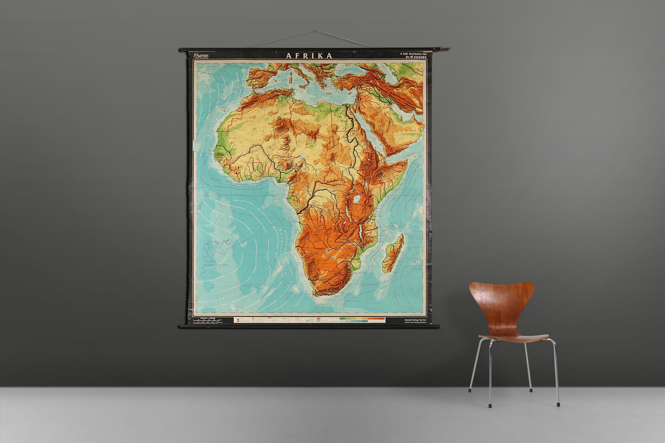 Große Afrika-Schulkarte, um 1950 (Moderne der Mitte des Jahrhunderts) im Angebot