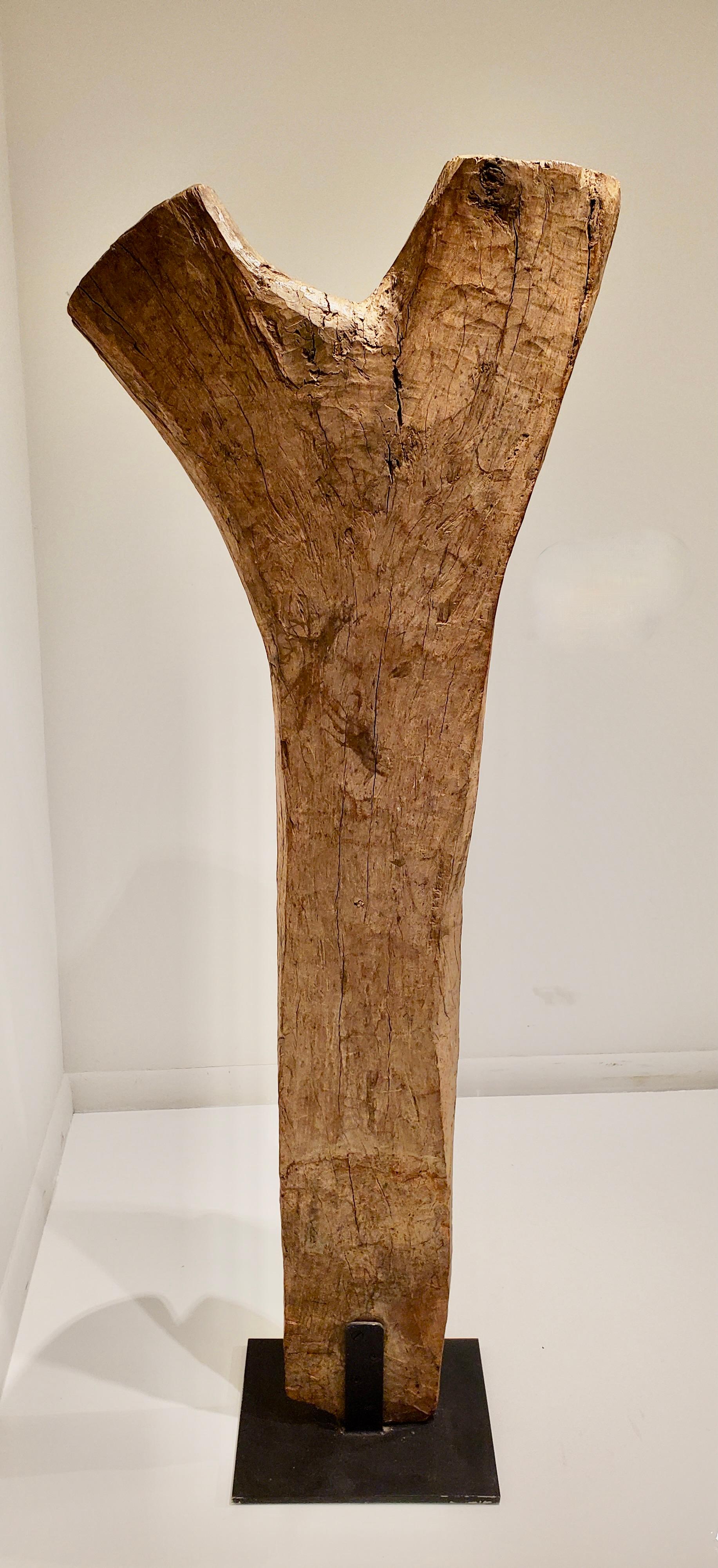 Grand poteau ou sculpture africain ancien Dogon Toguna monté Bon état - En vente à New York, NY