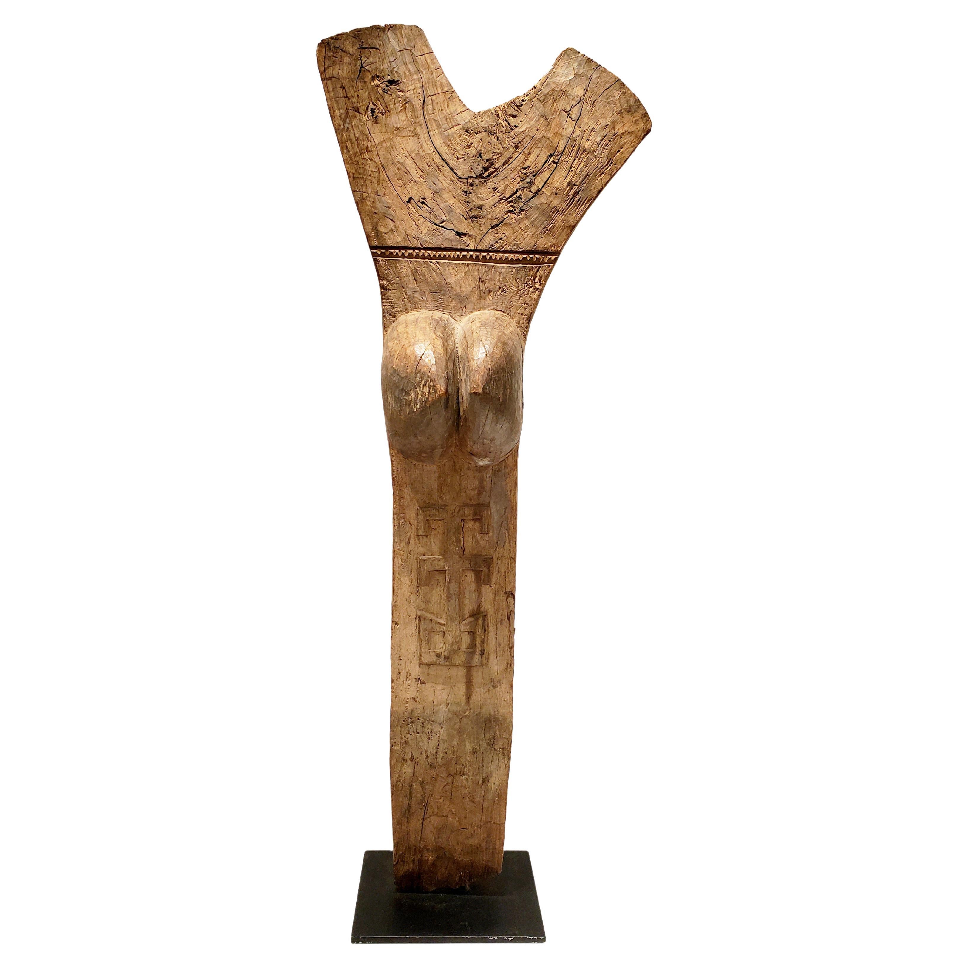 Grand poteau ou sculpture africain ancien Dogon Toguna monté en vente