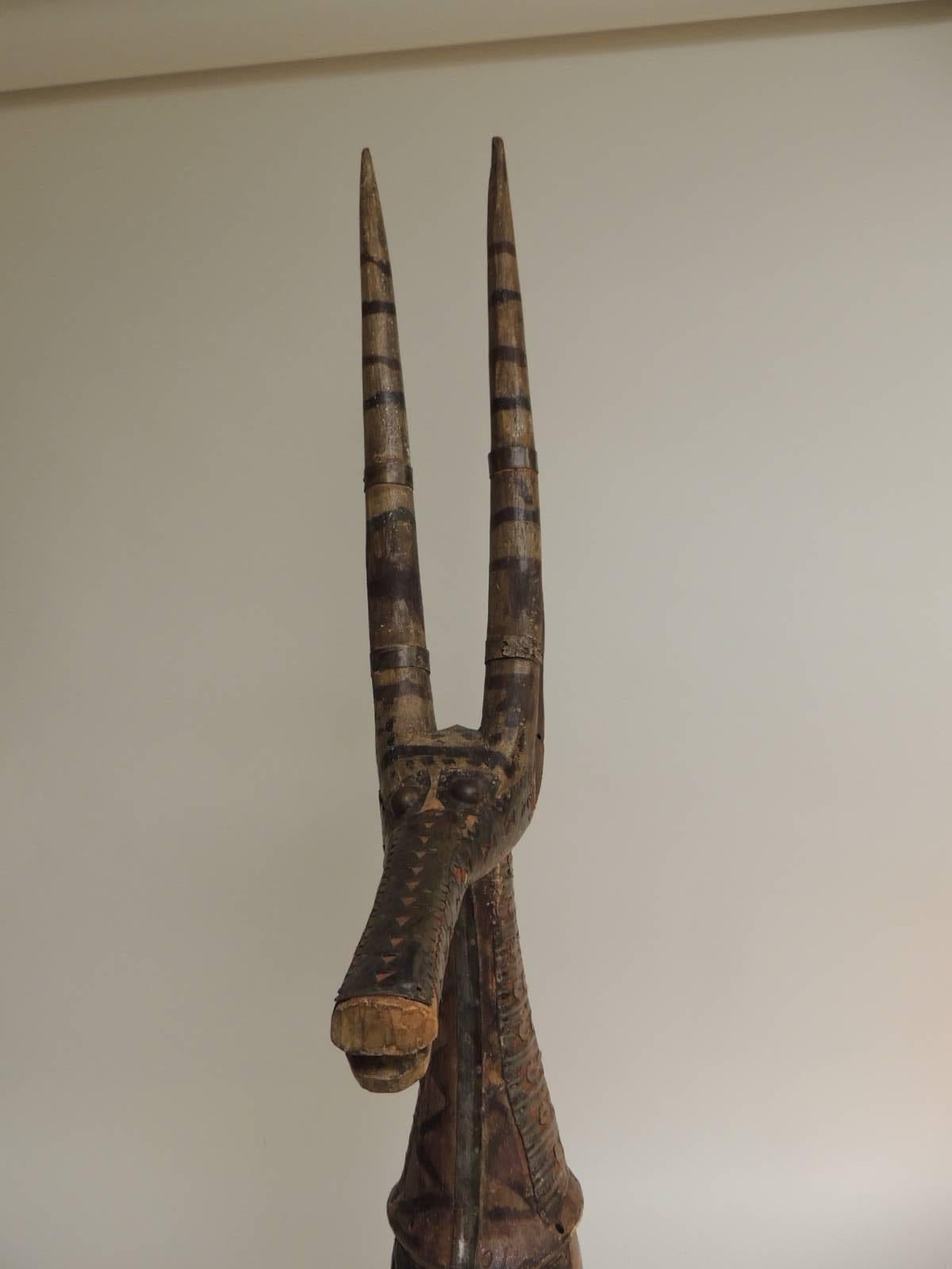 Große afrikanische Bobo oder Bwa Antilope Stammes-Skulptur auf Stand 8