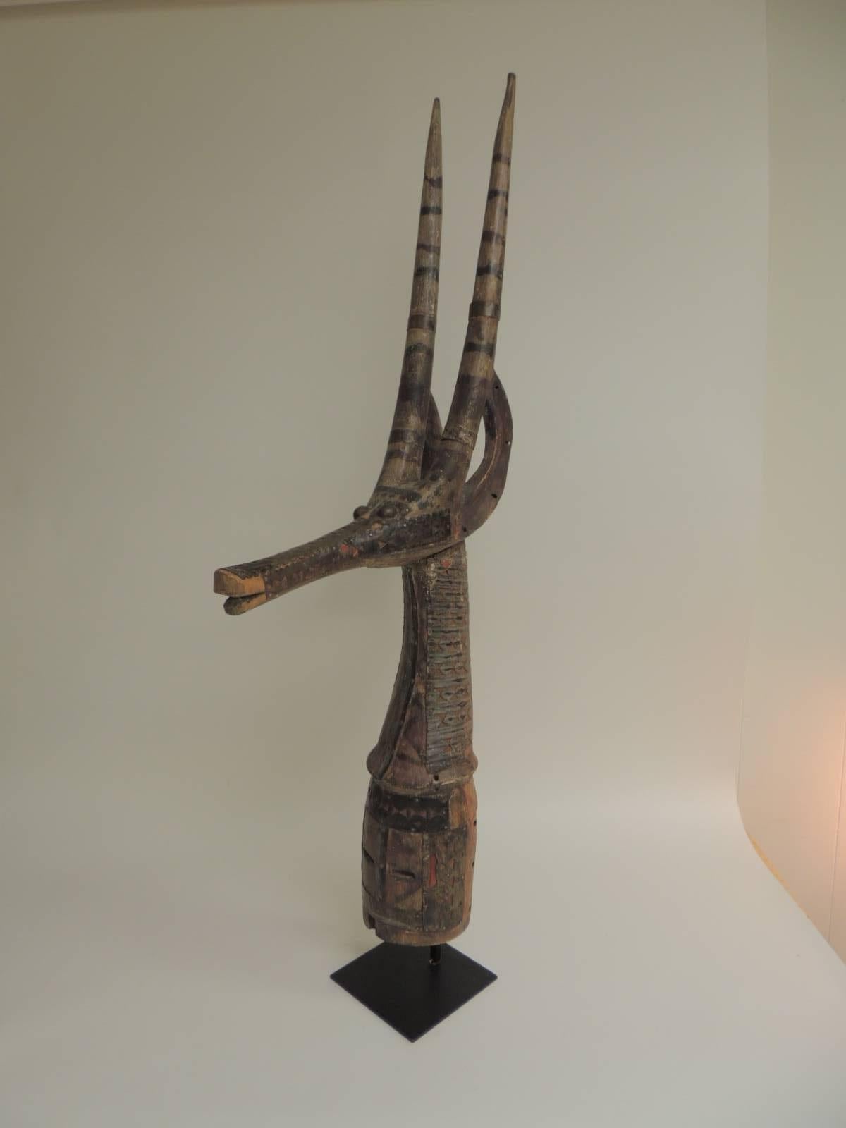 Große afrikanische Bobo oder Bwa Antilope Stammes-Skulptur auf Stand (Burkinisch)