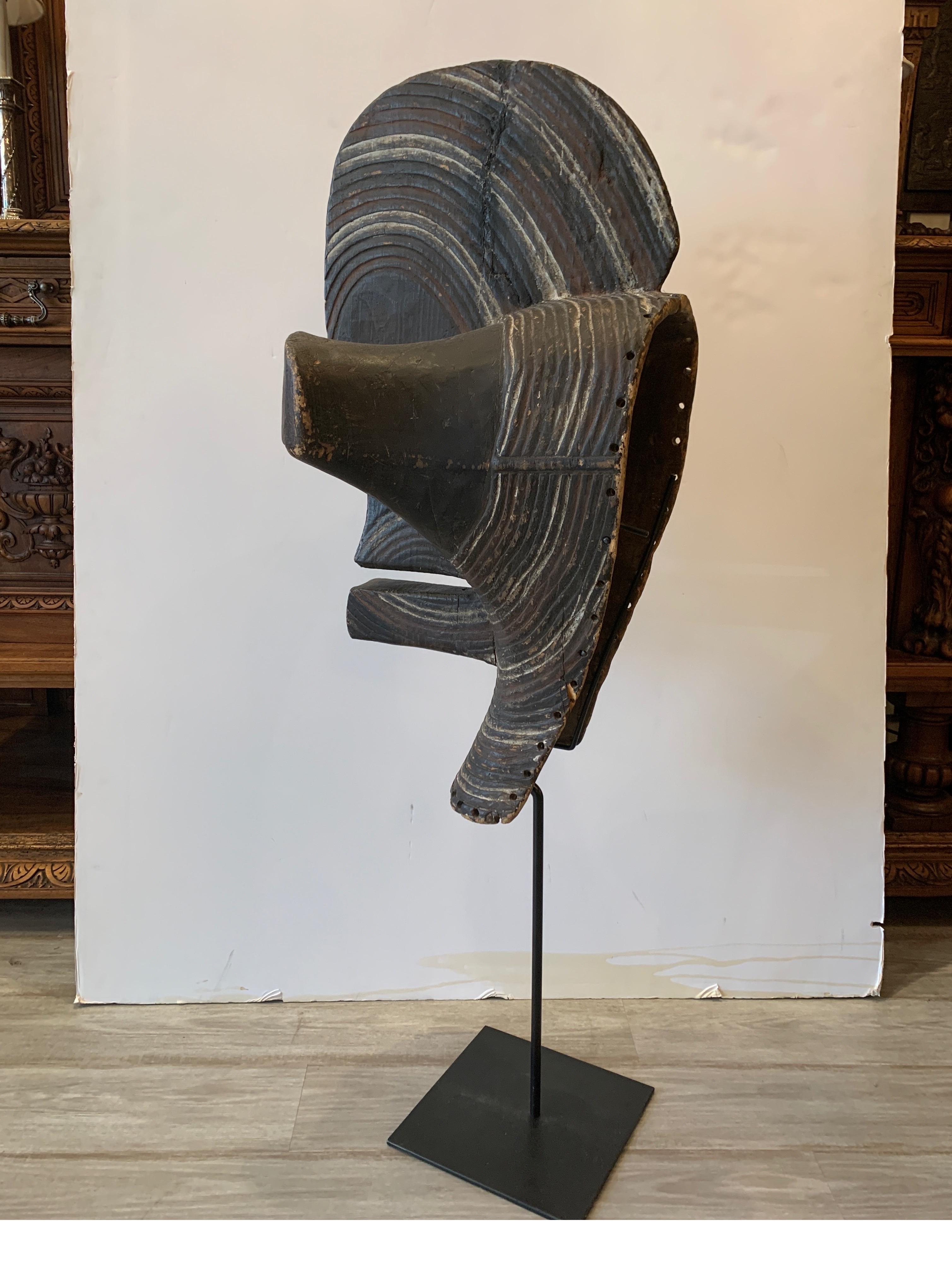 Intagliato a mano Grande maschera africana su supporto personalizzato