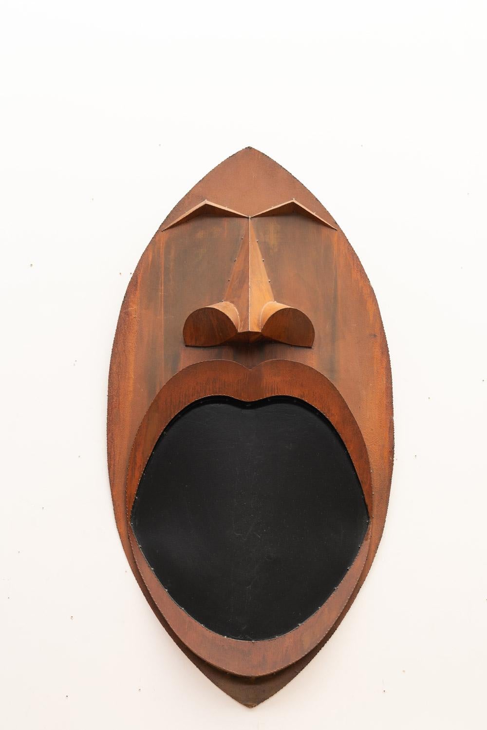 Große Maske im afrikanischen Stil (Eisen) im Angebot