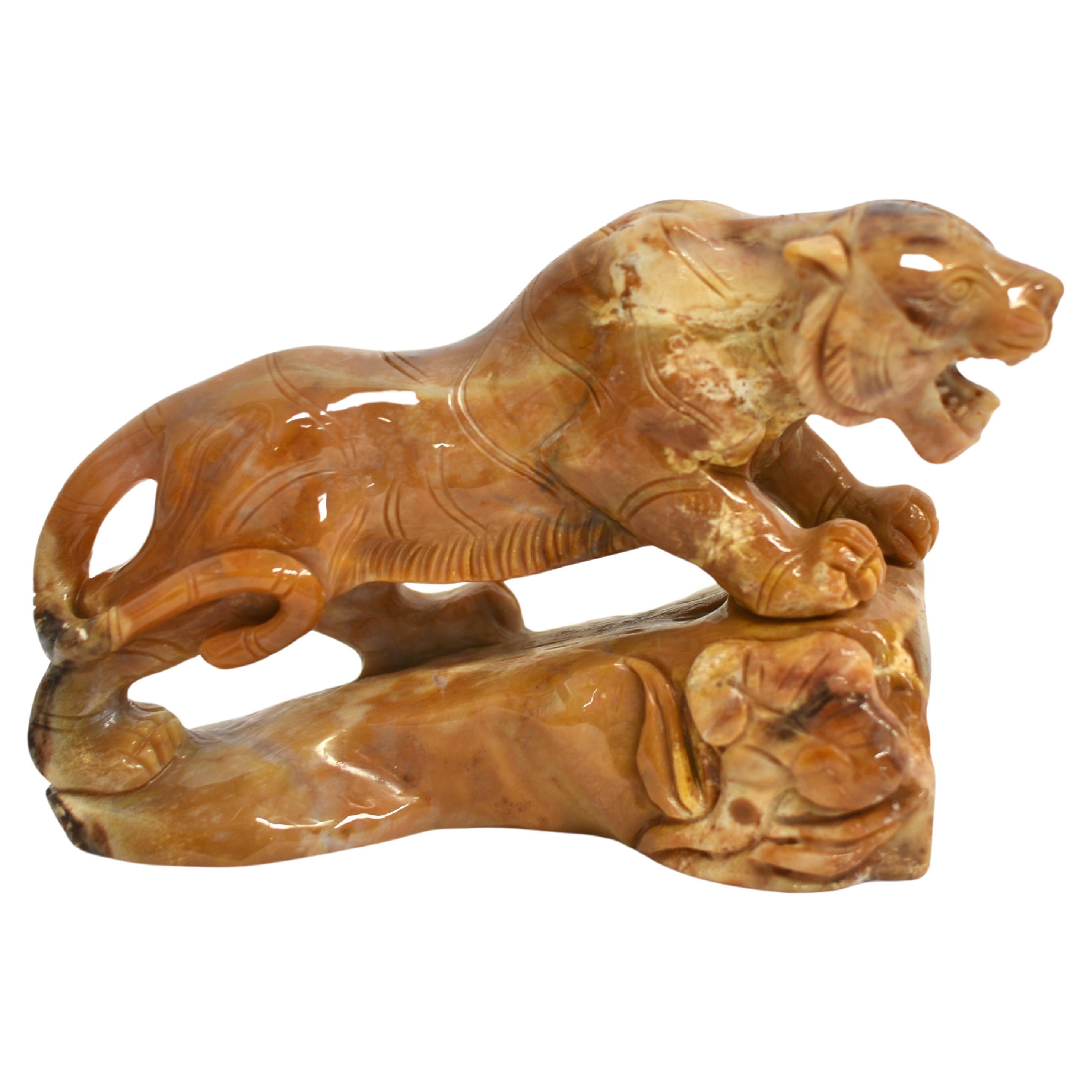 Grande statue de tigre en agate 10"