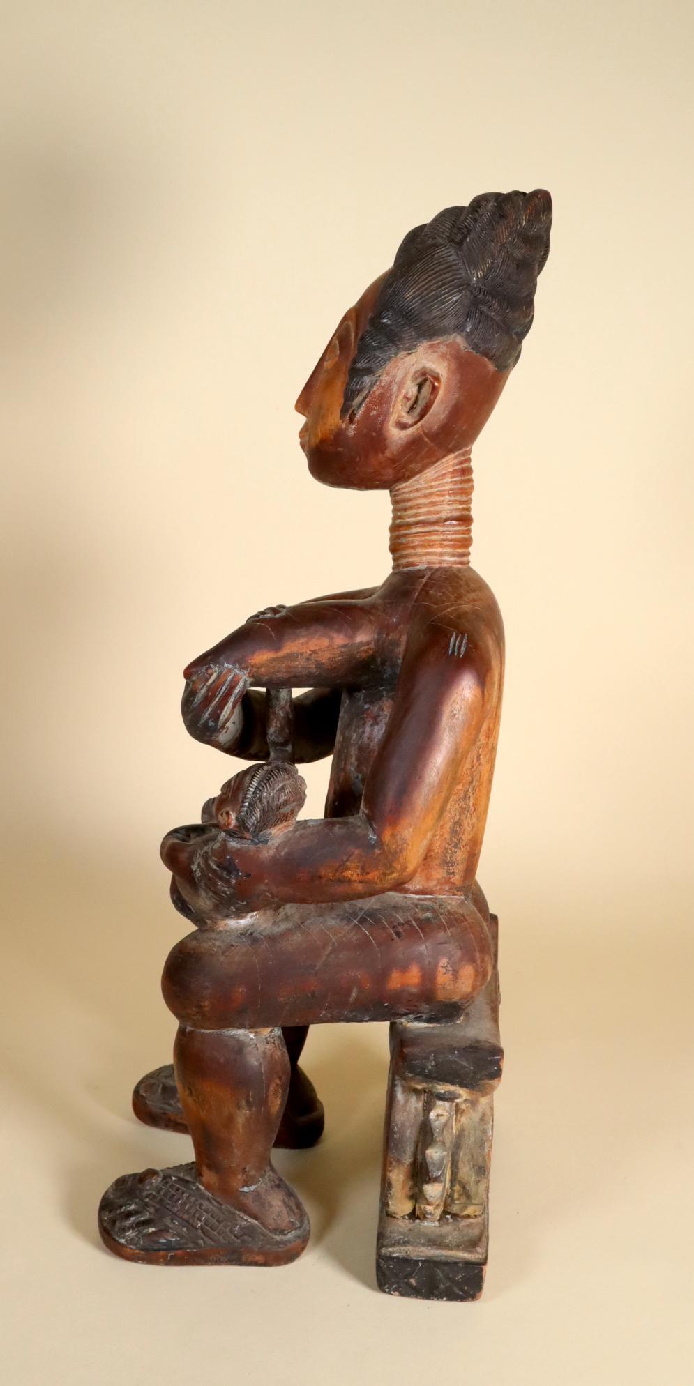 Große Akan Ashanti ''Asante'' oder Fante Ghana Königin Mutter mütterlicherseits aus dem Schrein (Stammeskunst) im Angebot