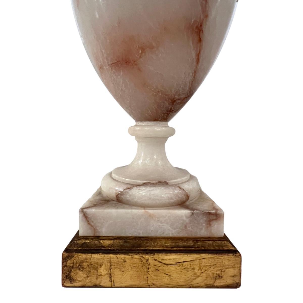 Grande lampe de table en albâtre Bon état - En vente à New York, NY