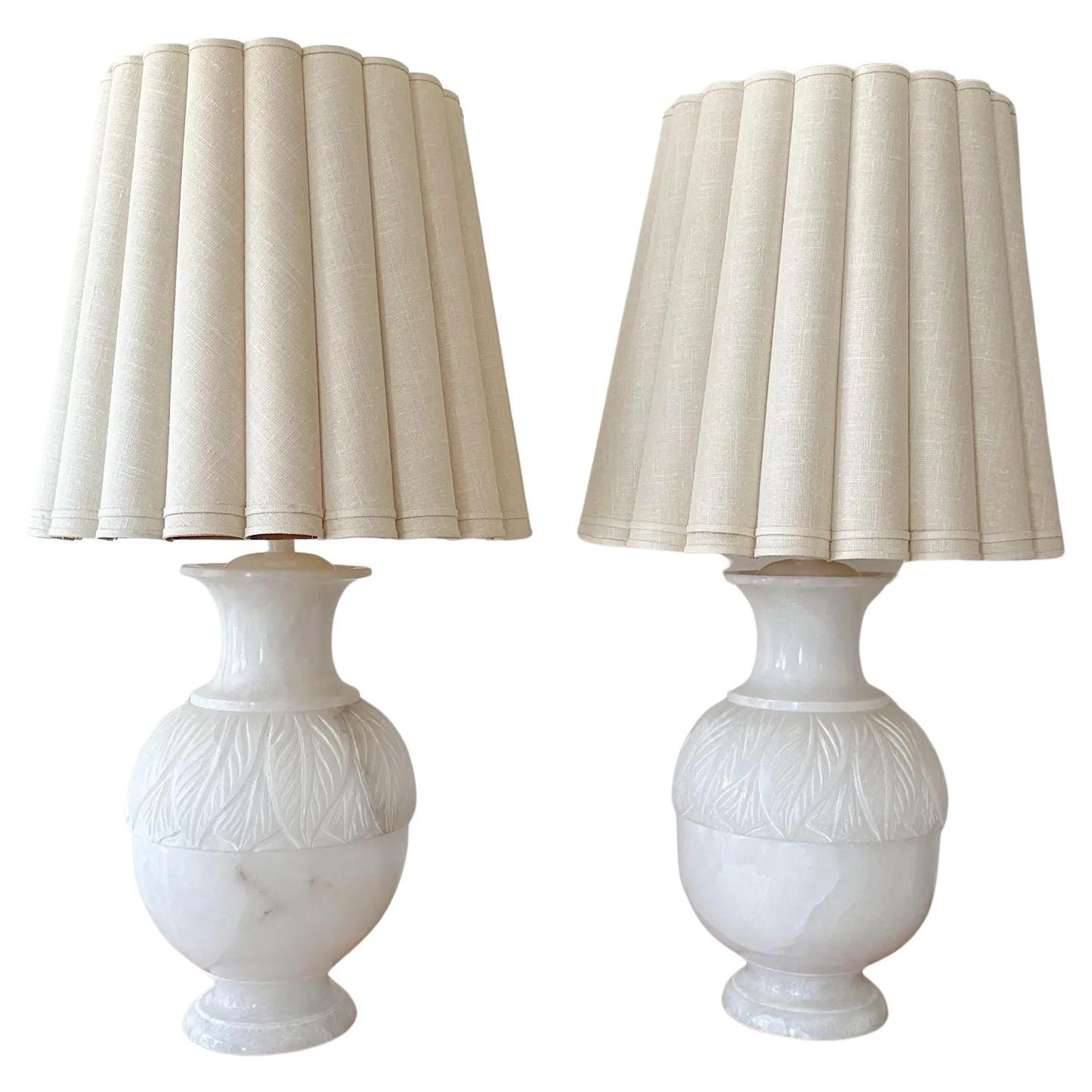 Grandes lampes de table en albâtre avec sculpture de feuilles, italiennes, années 1970 en vente