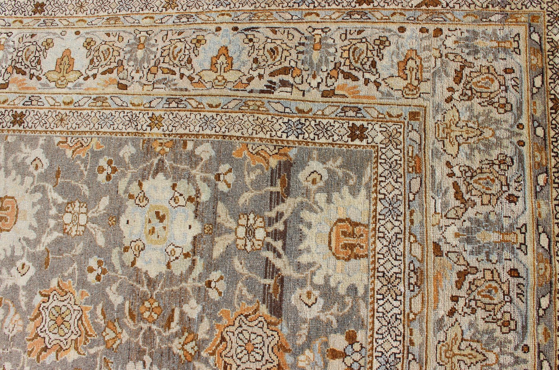 Großer übergroßer grauer und orangefarbener persischer Malayer-Teppich mit Blumenmuster im Angebot 4