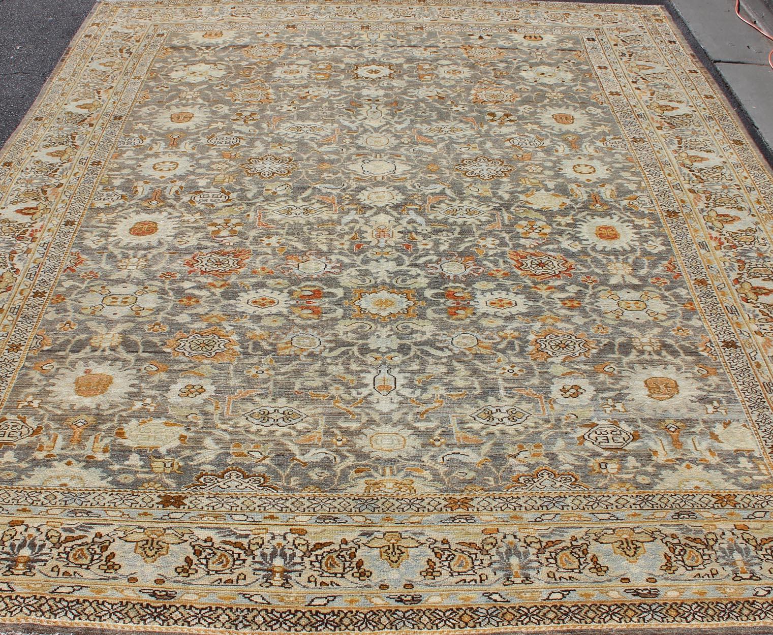 Großer übergroßer grauer und orangefarbener persischer Malayer-Teppich mit Blumenmuster (Wolle) im Angebot