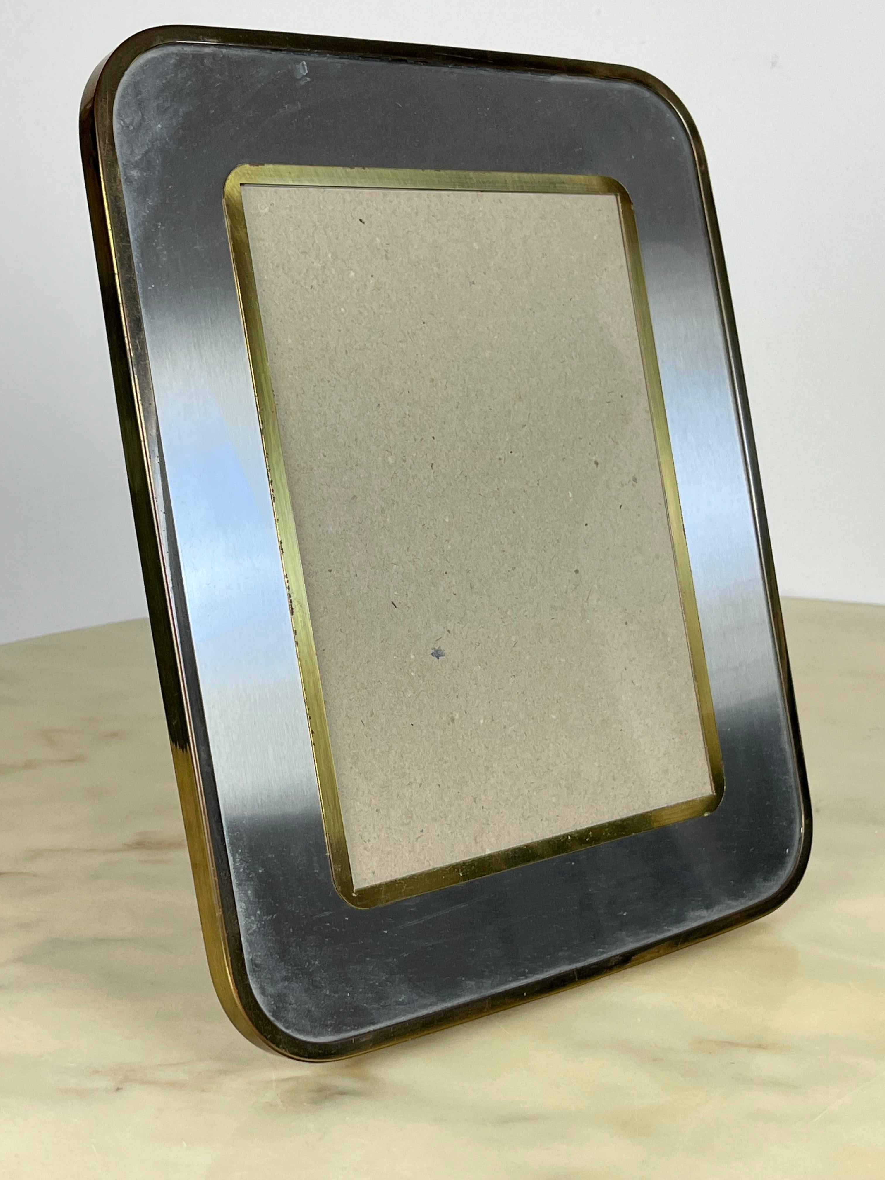 Large Aluminum and Brass Photo Frame, Italy, 1970s In Good Condition For Sale In Palermo, IT
