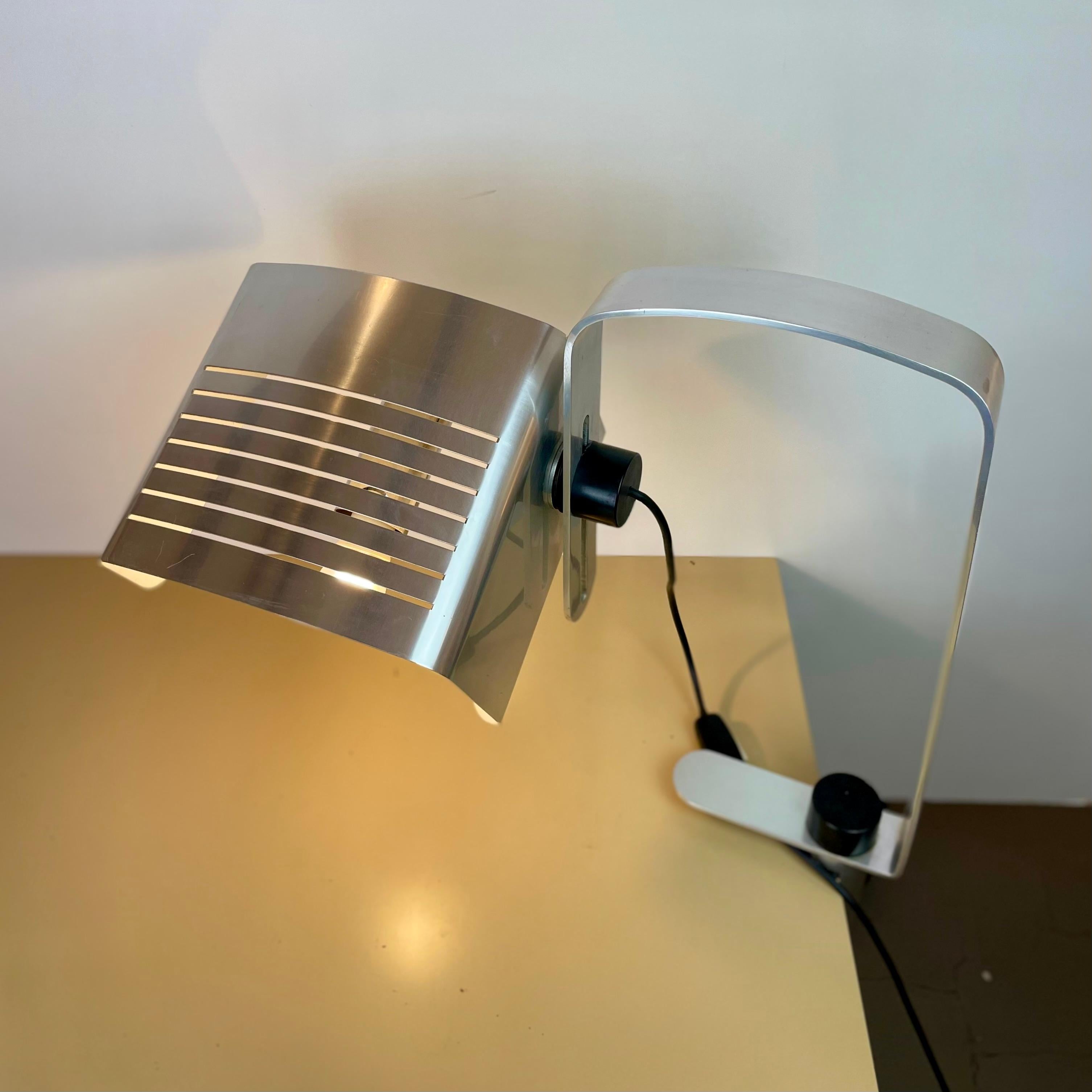 Gran lámpara de sobremesa de aluminio de Etienne Fermigier para Monic, años 70 en venta 7