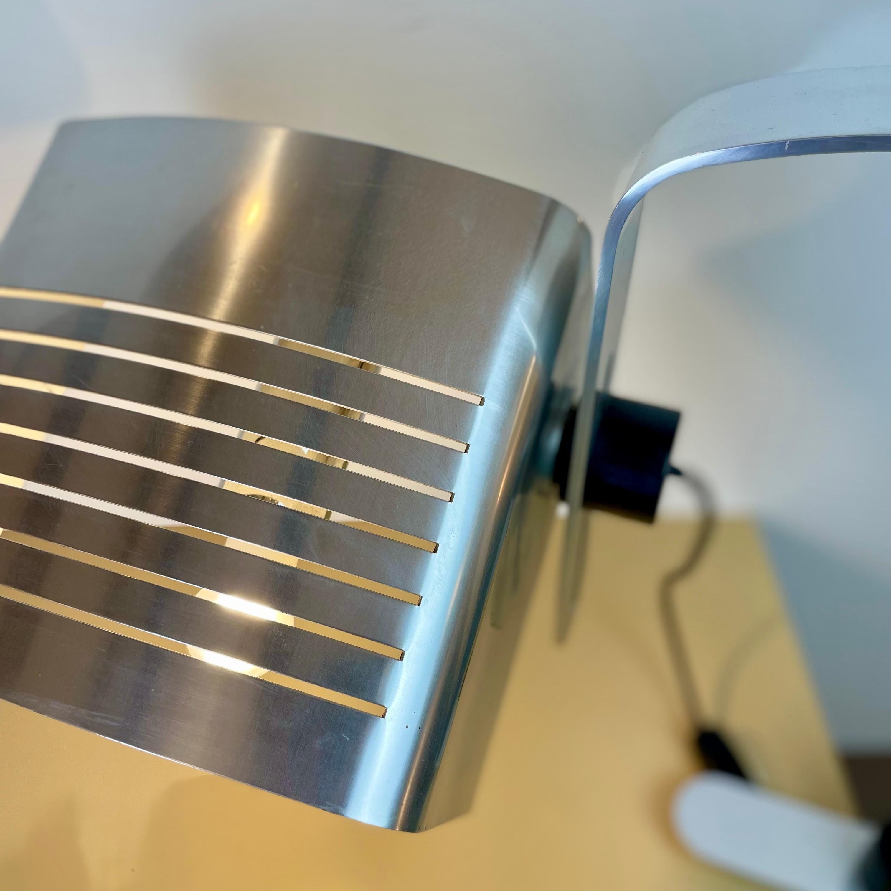 Gran lámpara de sobremesa de aluminio de Etienne Fermigier para Monic, años 70 en venta 8