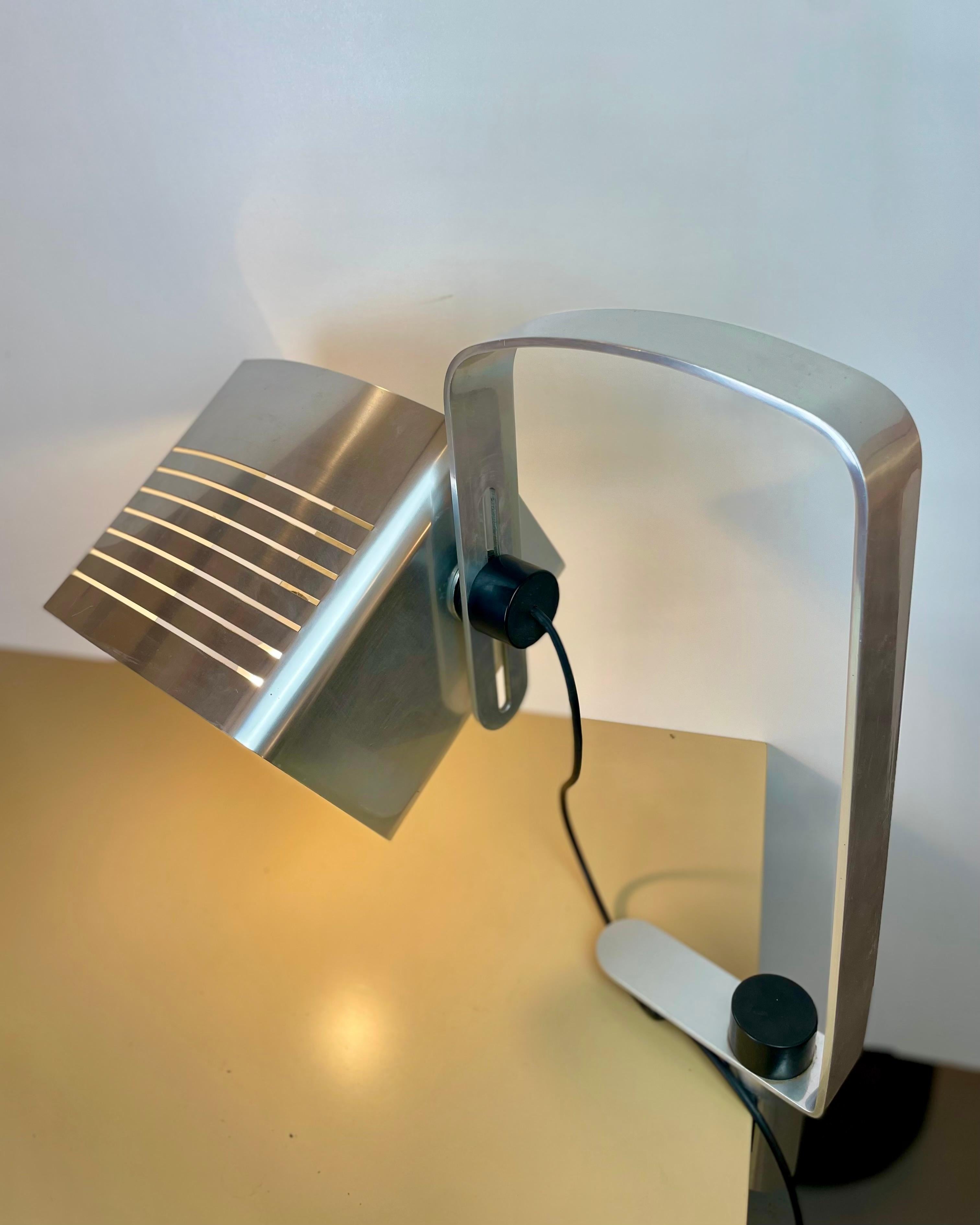 Gran lámpara de sobremesa de aluminio de Etienne Fermigier para Monic, años 70 en venta 11