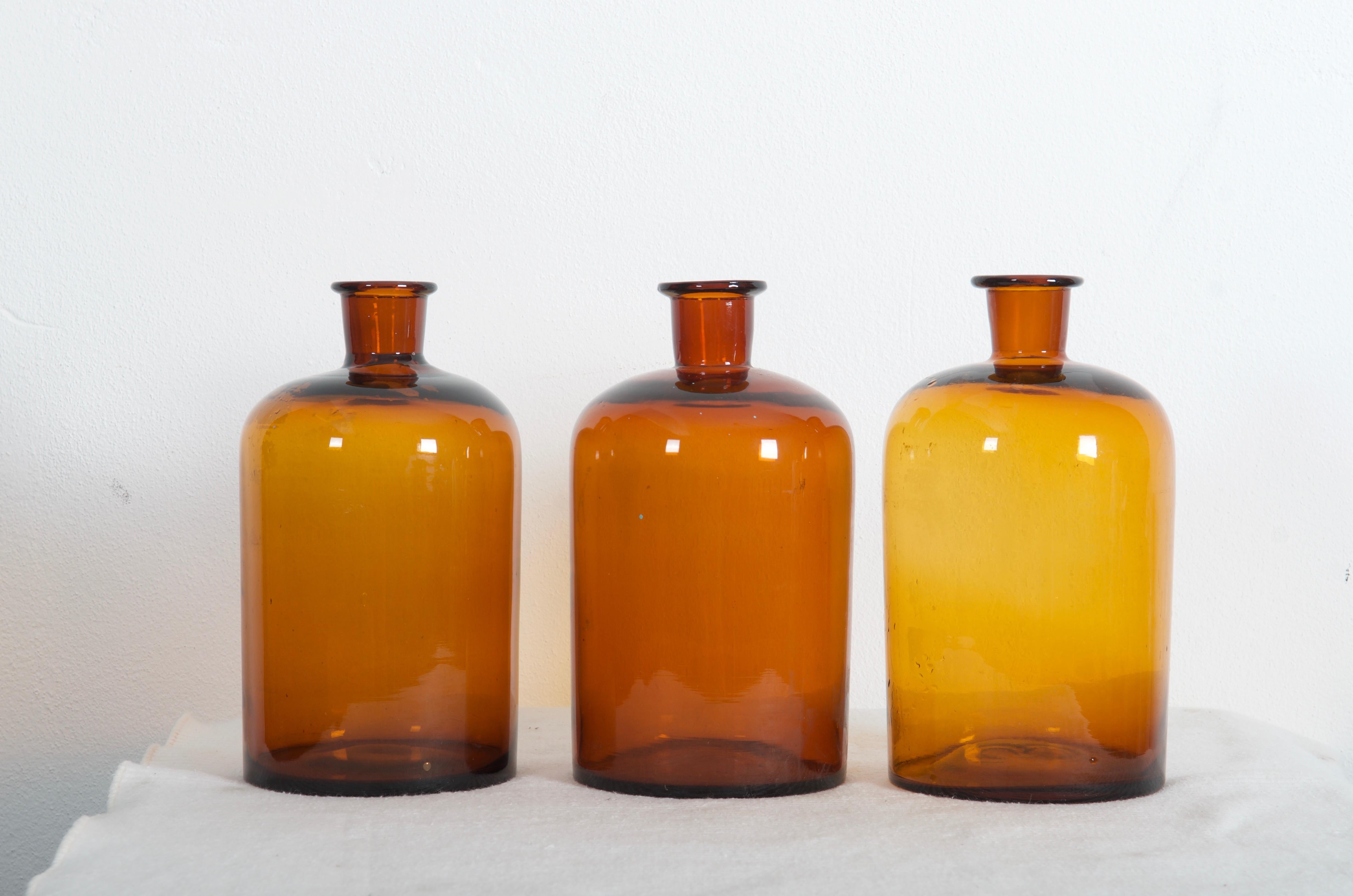 amber apothecary bottles
