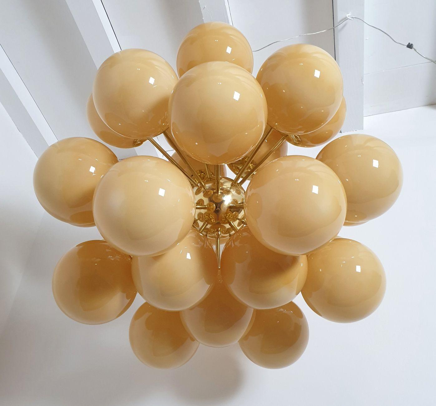 Large Amber glass Sputnik chandelier, Italy In Excellent Condition For Sale In Dallas, TX