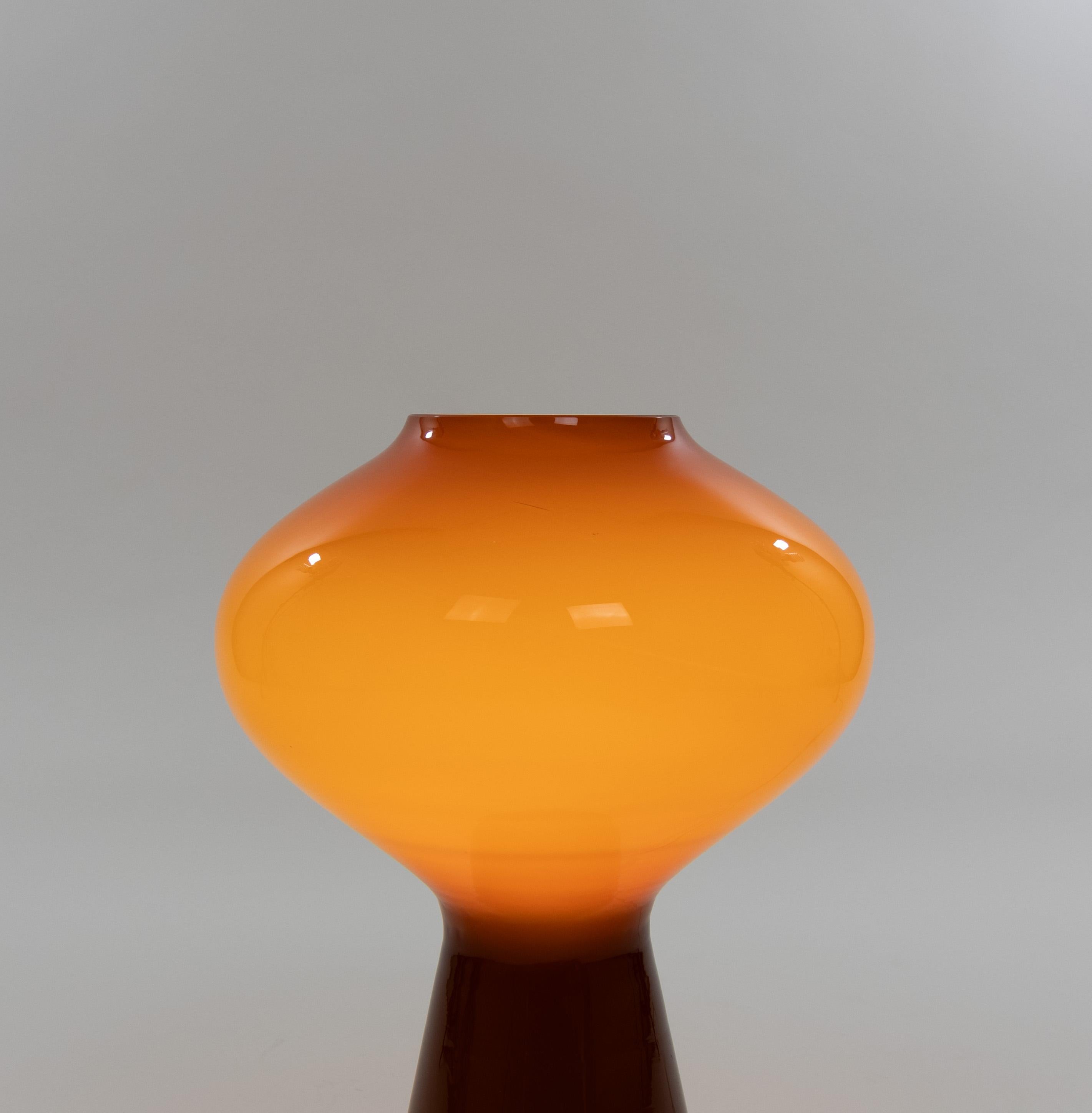 Italian Large Amber Hand Blown Fungo Table Lamp by Massimo Vignelli for Venini, 1950s