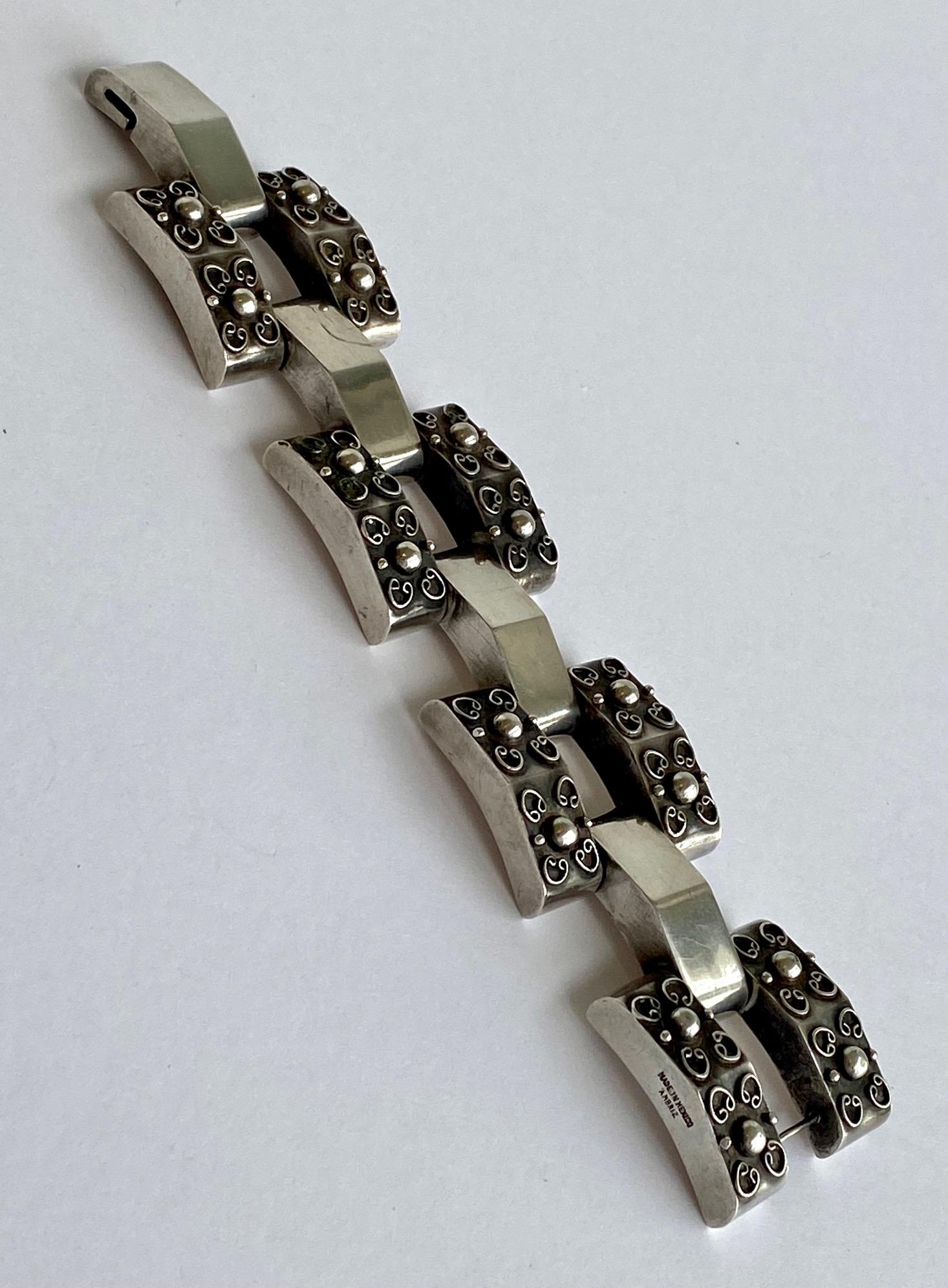 Large Ambriz Mexico Sterling Fred Davis 1940s Bracelet In Good Condition In New York, NY