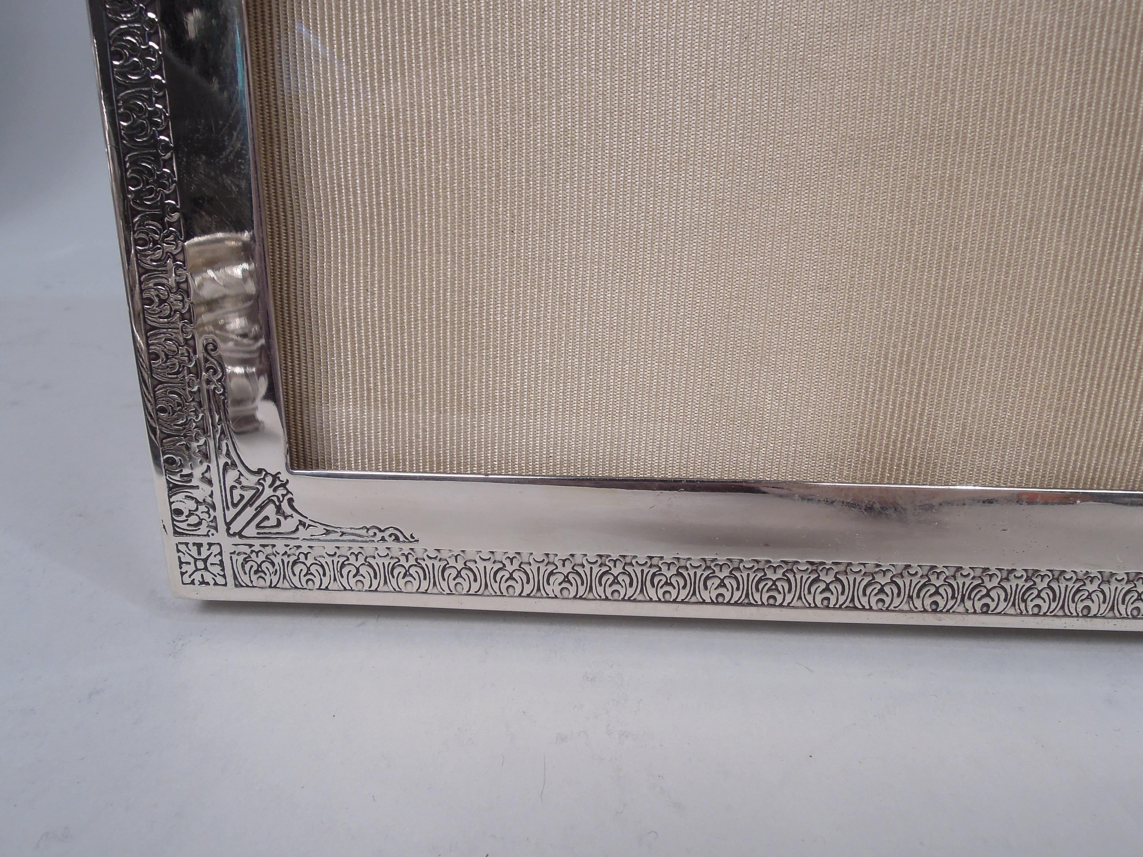 20th Century Large American Edwardian Classical Sterling Silver Picture Frame For Sale