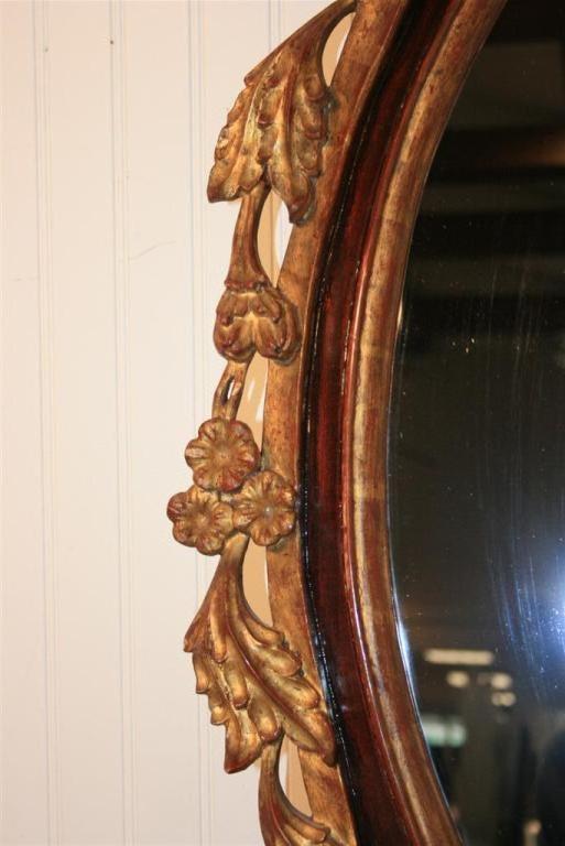 Grand miroir canard ovale de style fédéral américain de 152,4 cm en acajou et bois doré en vente 1
