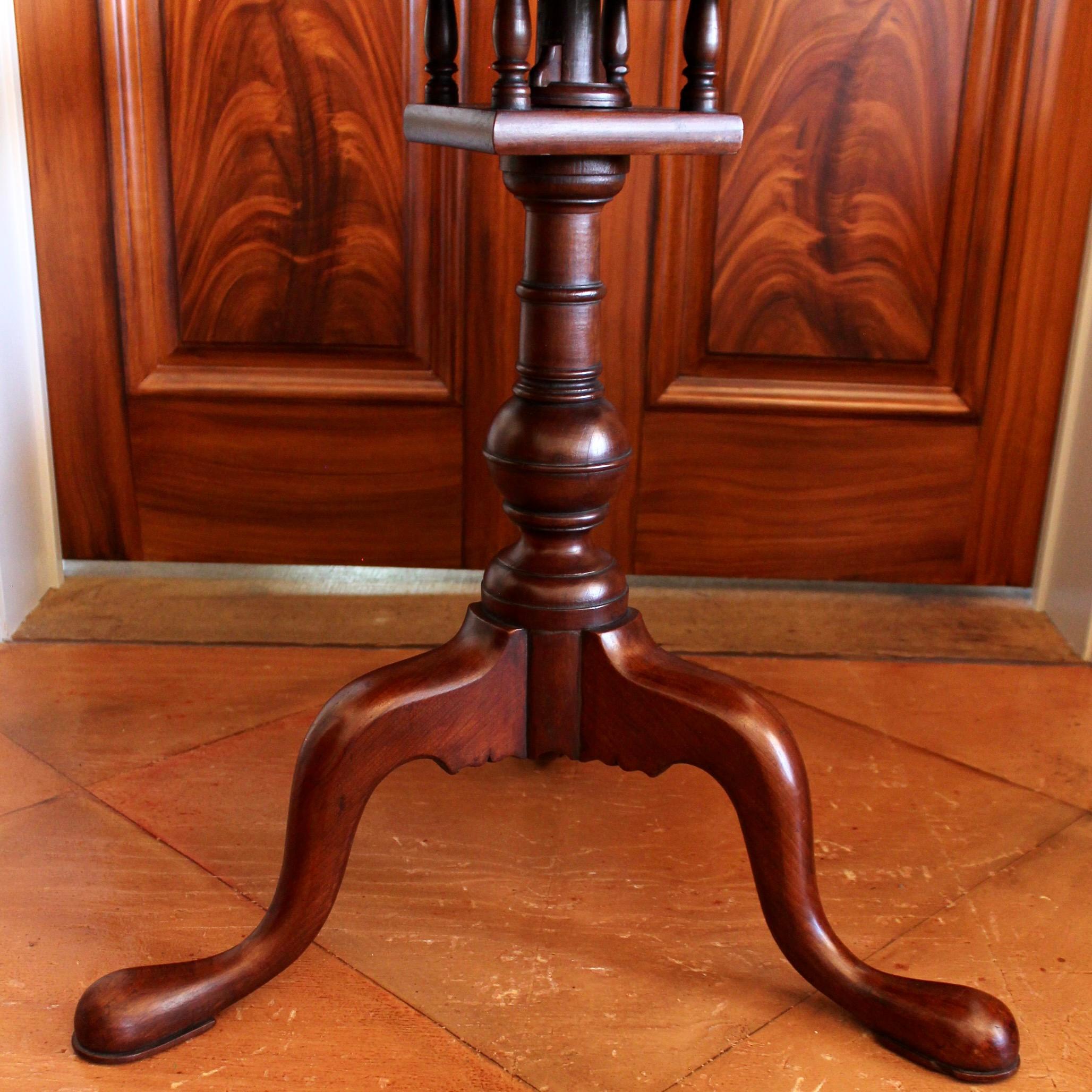 18th Century Large American Pennsylvania Cherry Dish Top Tilt Top Table with Pad Feet For Sale