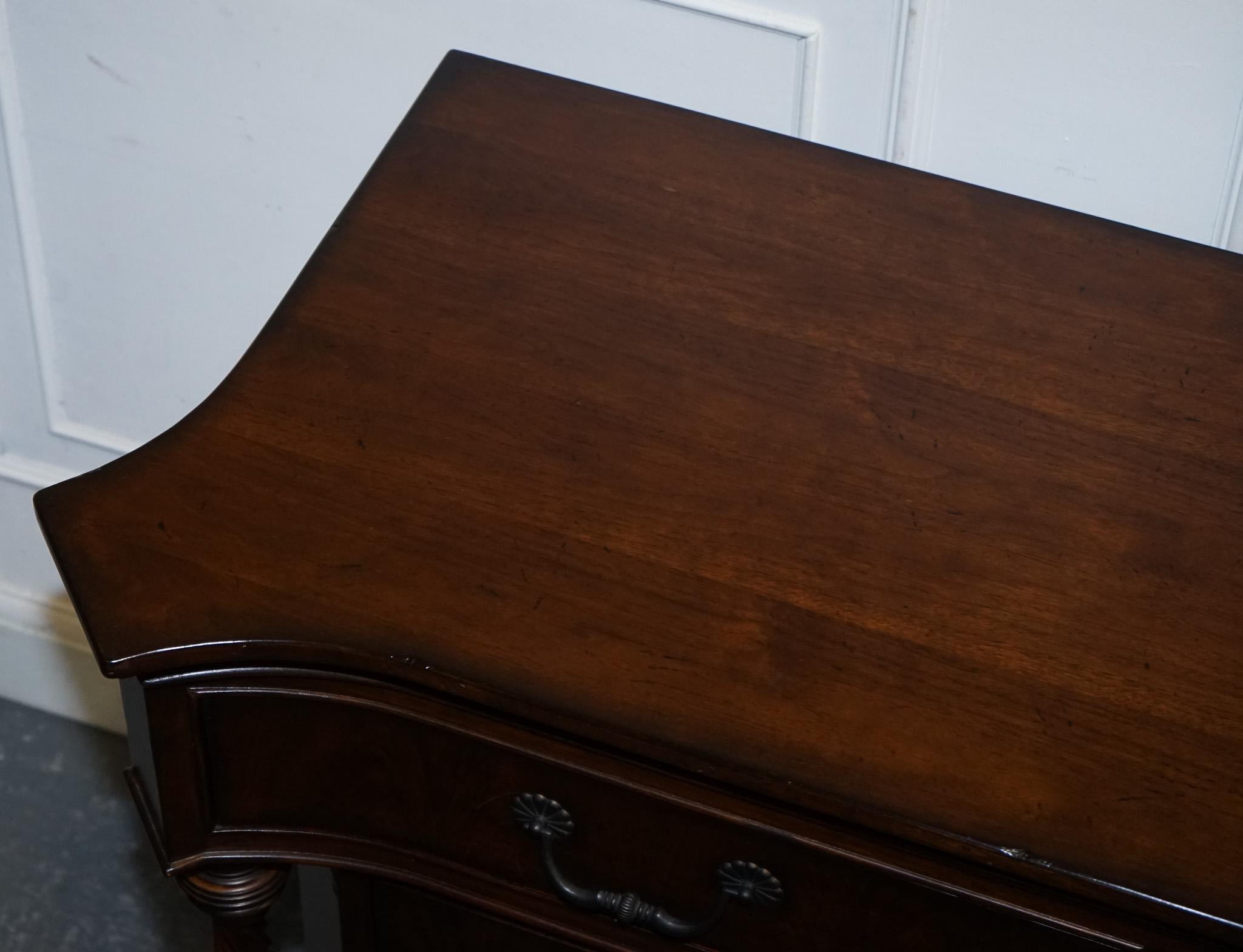 GRANDE ARMADIO SOLIDO AMERICANO Thomasville TRINIDAD BREAKFRONT SiDEBOARD in vendita 3