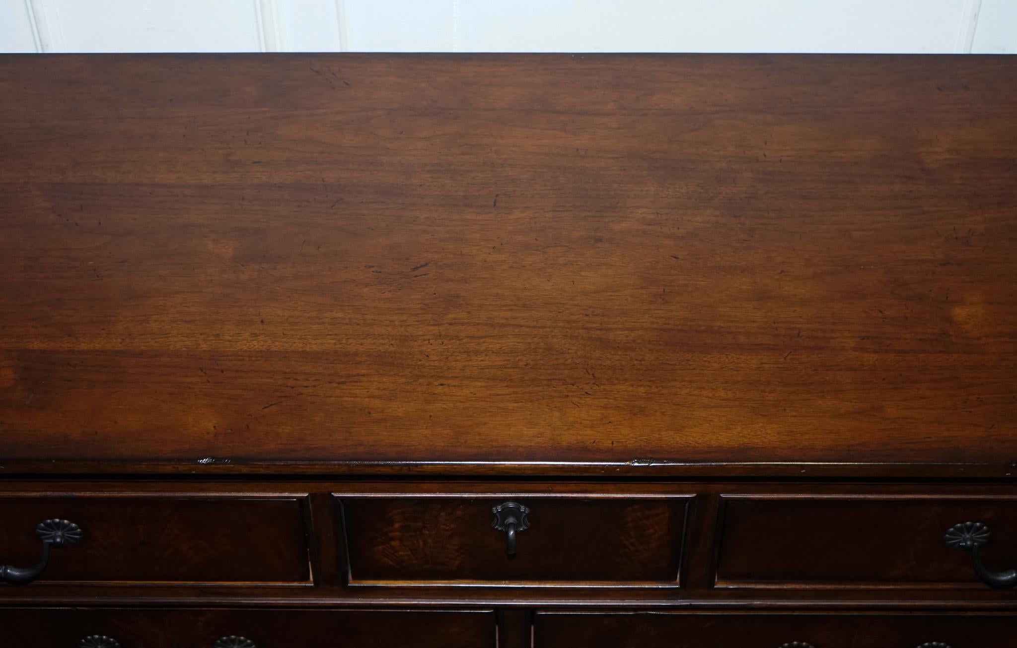 GRANDE ARMADIO SOLIDO AMERICANO Thomasville TRINIDAD BREAKFRONT SiDEBOARD in vendita 4