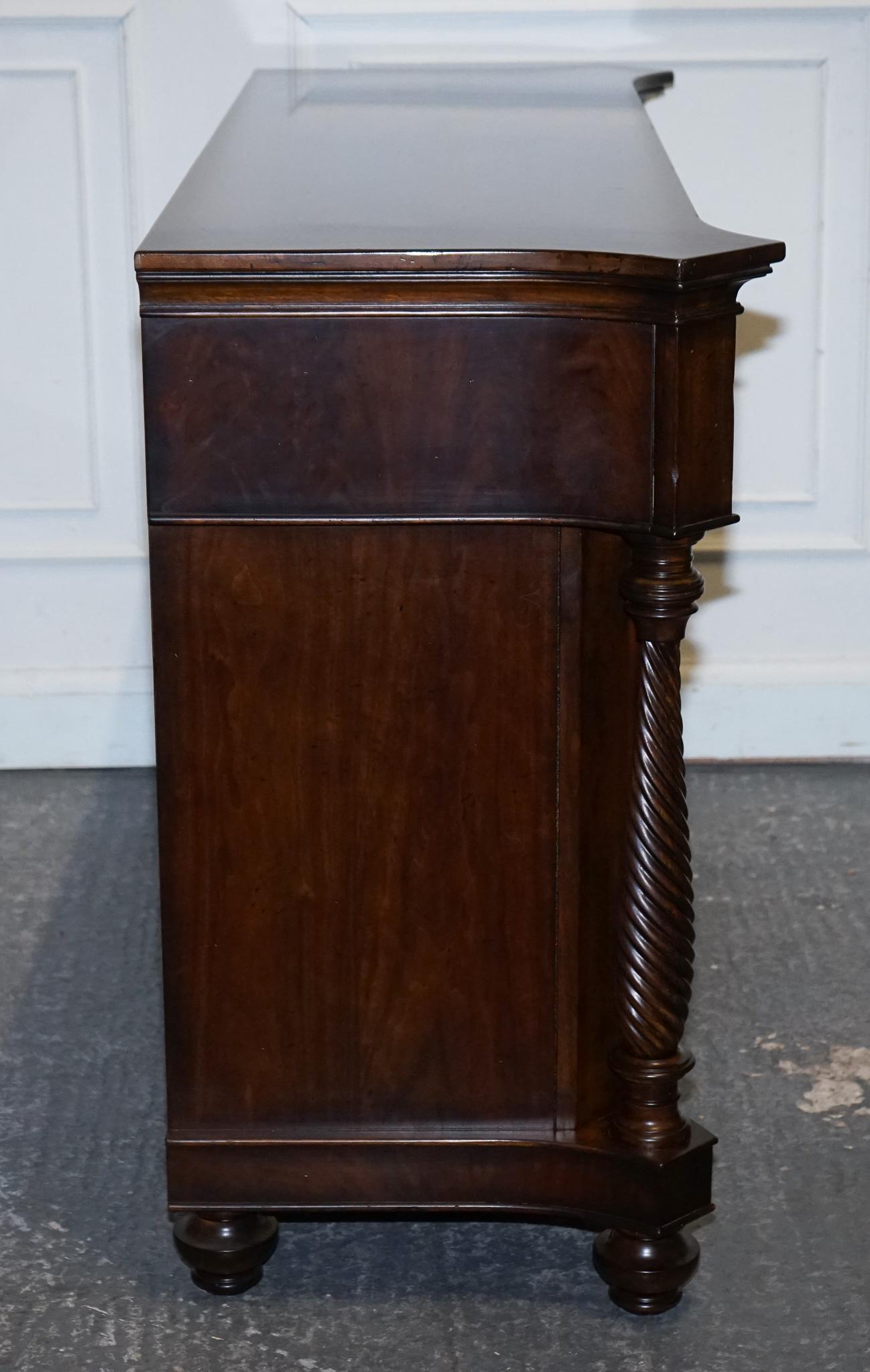 GRANDE ARMADIO SOLIDO AMERICANO Thomasville TRINIDAD BREAKFRONT SiDEBOARD in vendita 6