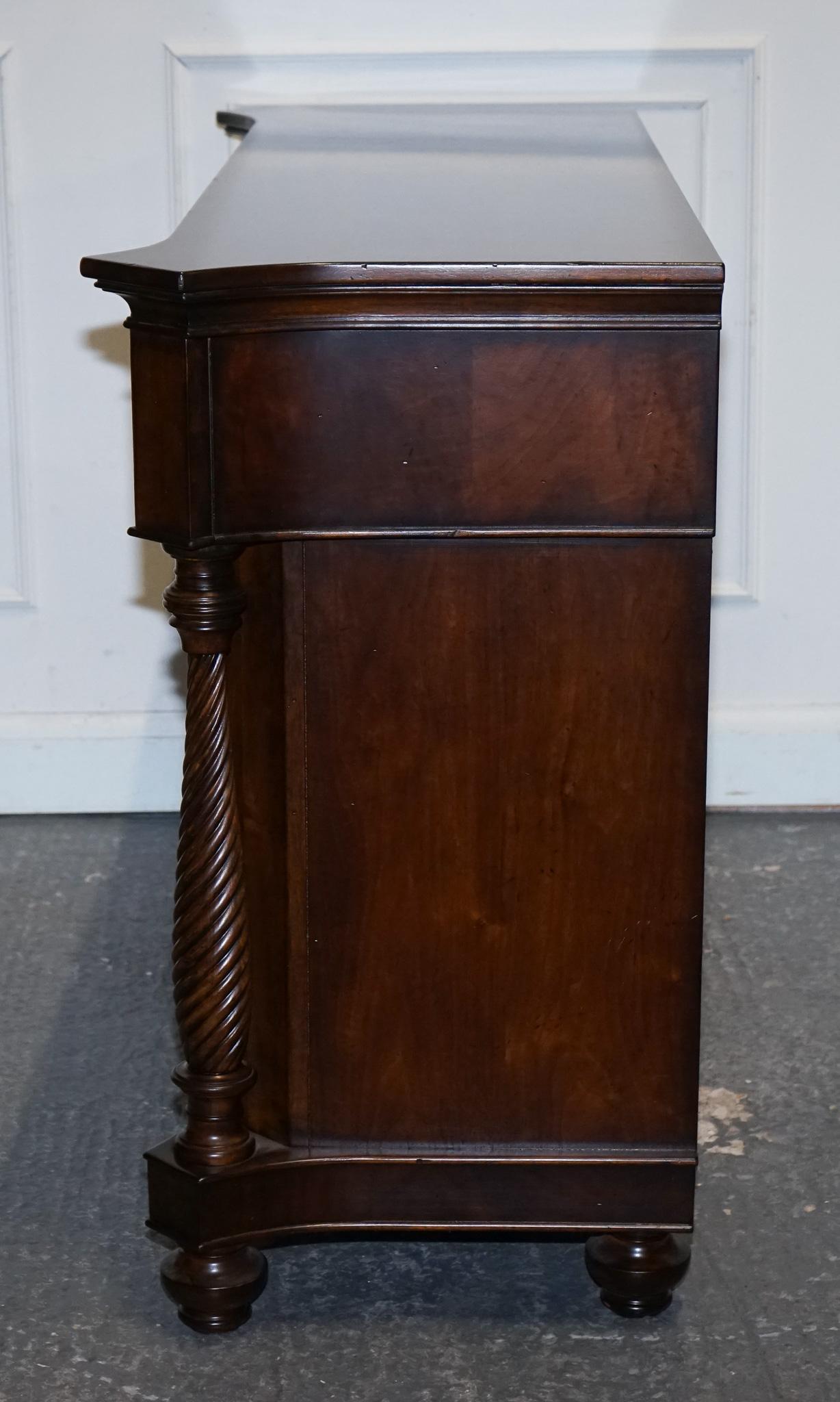 GRANDE ARMADIO SOLIDO AMERICANO Thomasville TRINIDAD BREAKFRONT SiDEBOARD in vendita 7