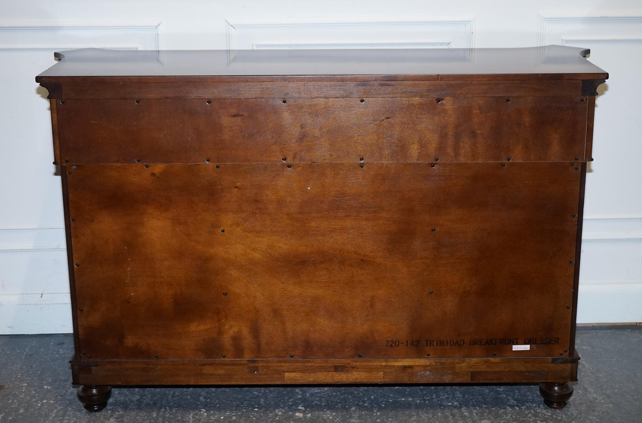 GRANDE ARMADIO SOLIDO AMERICANO Thomasville TRINIDAD BREAKFRONT SiDEBOARD in vendita 8