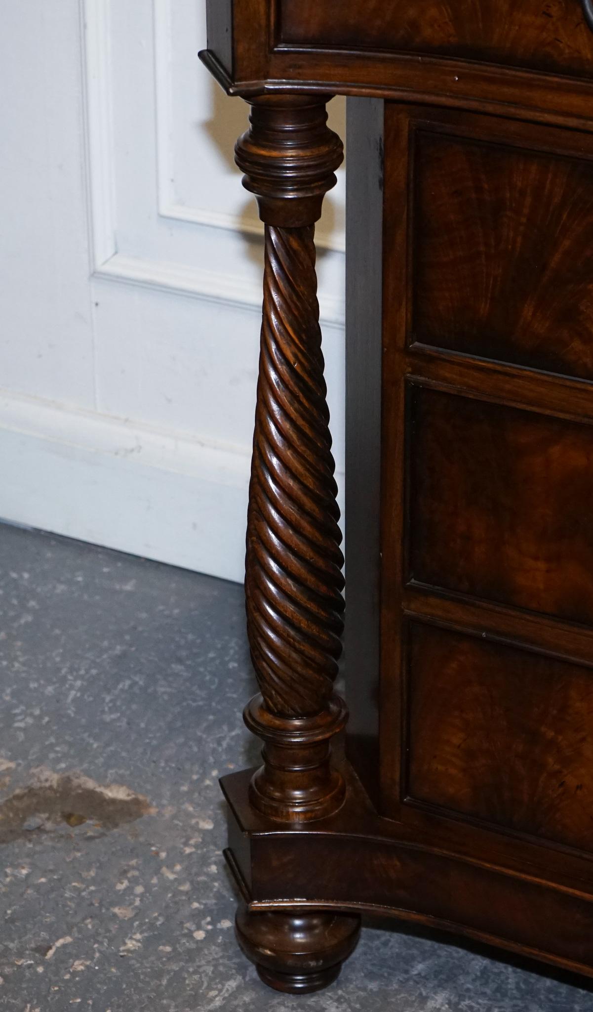 Legno massiccio GRANDE ARMADIO SOLIDO AMERICANO Thomasville TRINIDAD BREAKFRONT SiDEBOARD in vendita