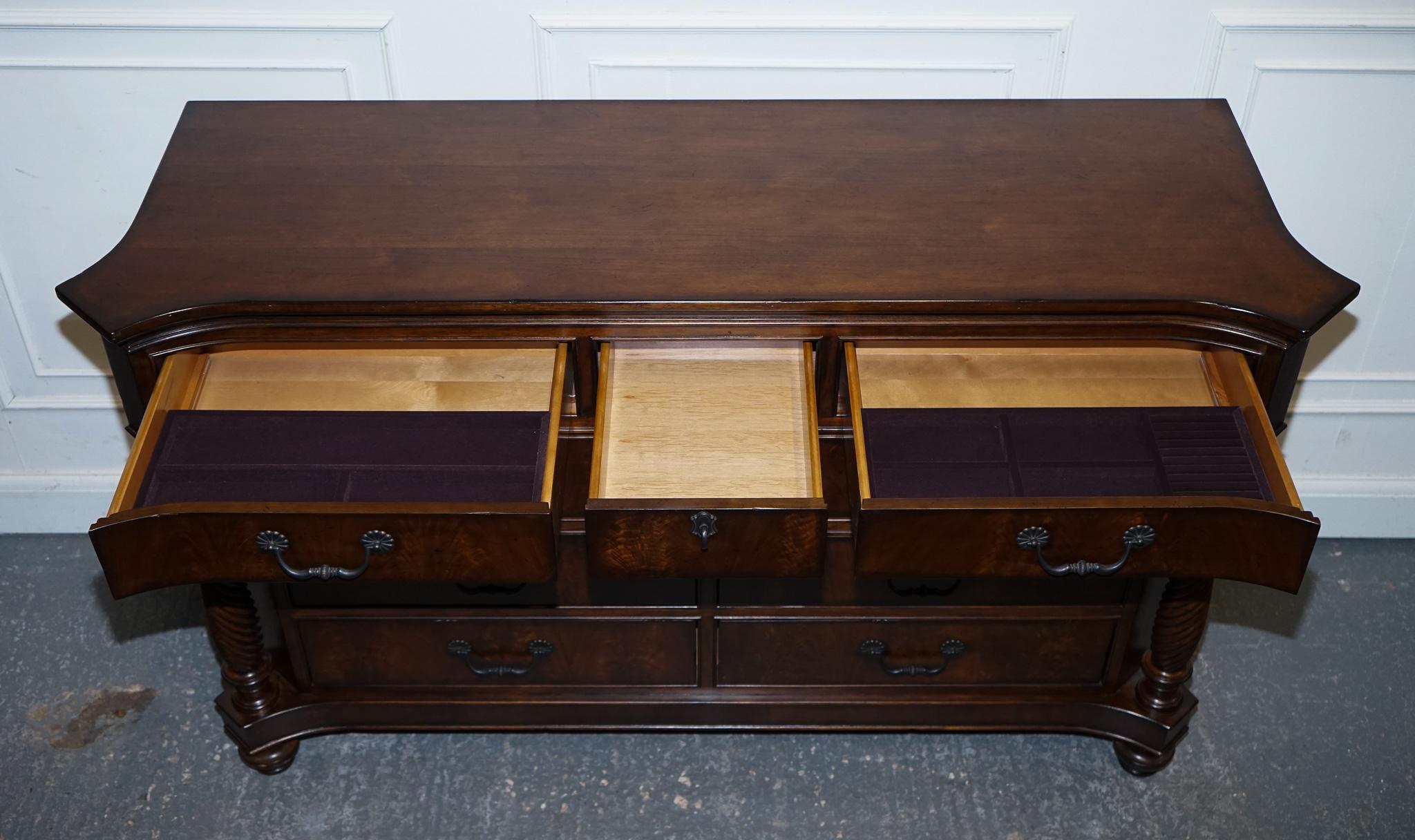 GRANDE ARMADIO SOLIDO AMERICANO Thomasville TRINIDAD BREAKFRONT SiDEBOARD in vendita 2