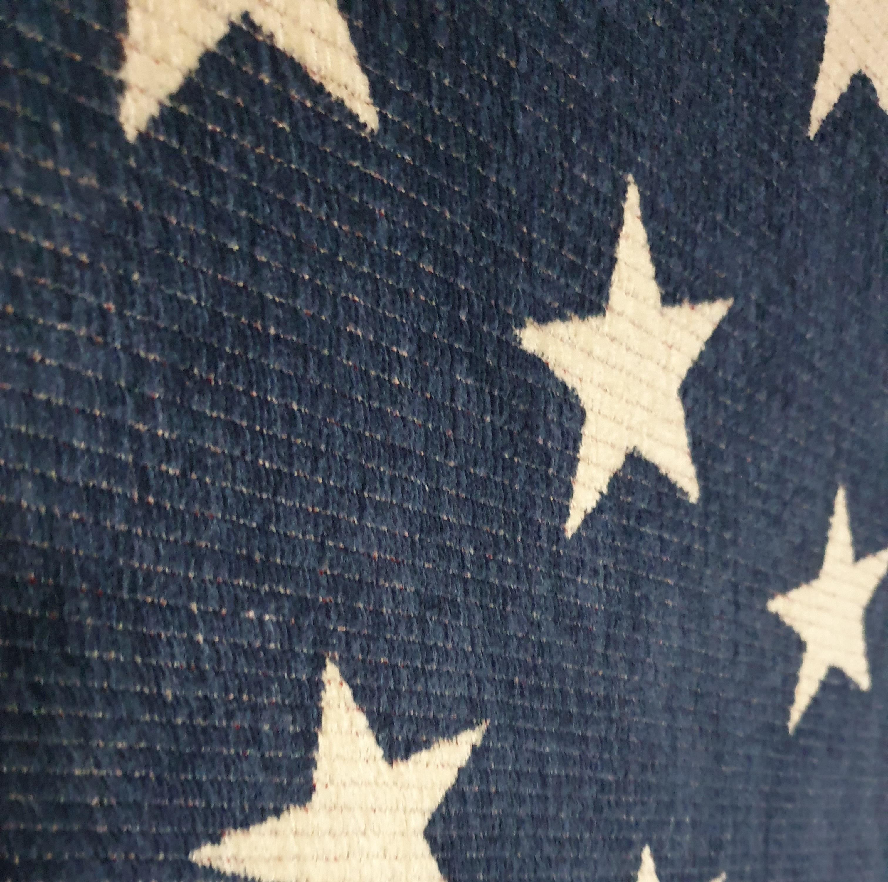 Grand drapeau américain en soie tissée / étoiles et rayures / assemblé  un cadre en bois Bon état - En vente à WEERT, NL