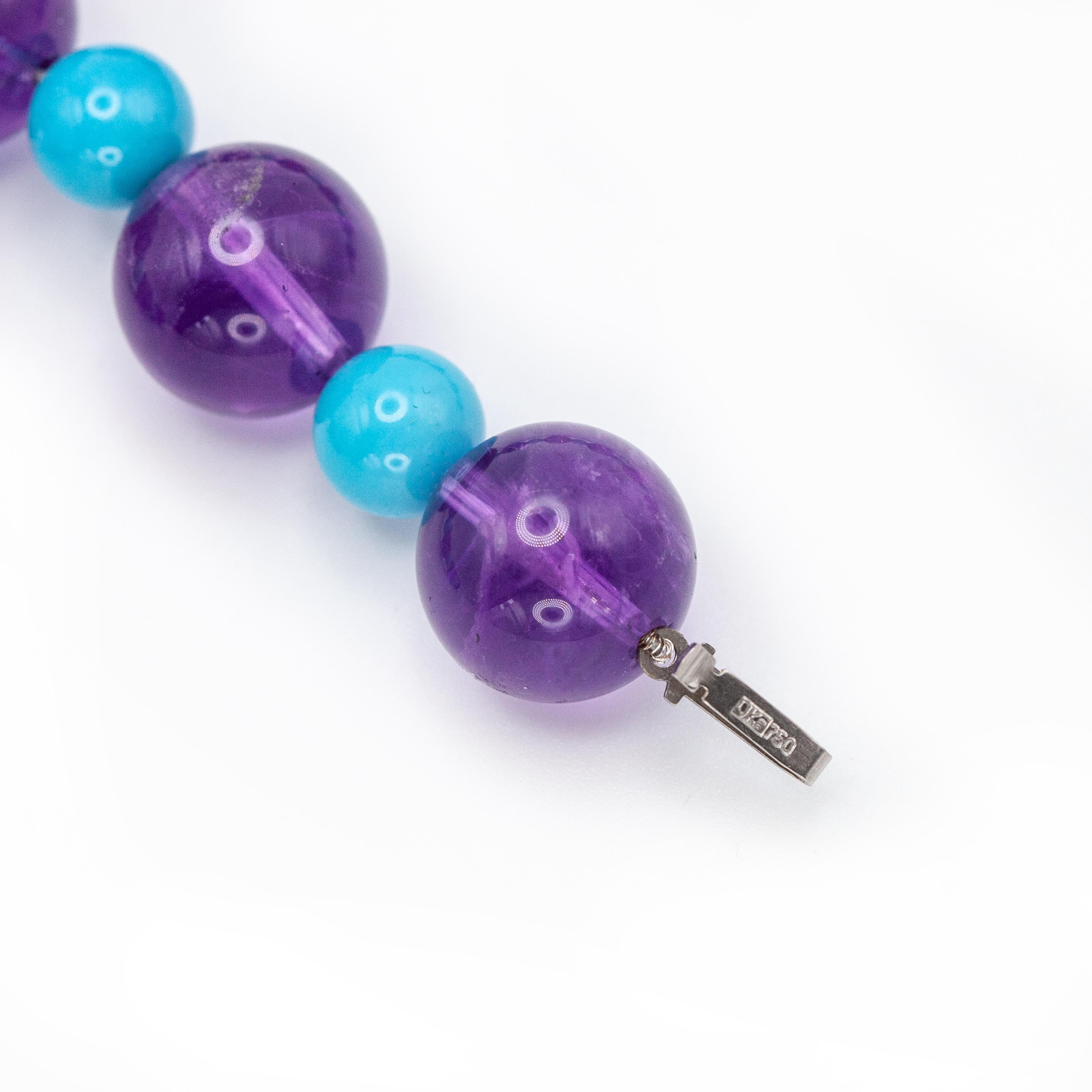 Grande collana di perle di ametista e turchese con chiusura in oro bianco 18 carati in vendita 9