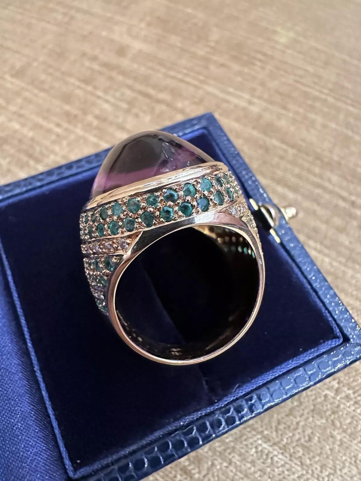 Großer Amethyst-Cabochon-Cocktailring mit Diamanten aus 18 Karat Gelbgold im Zustand „Hervorragend“ im Angebot in La Jolla, CA