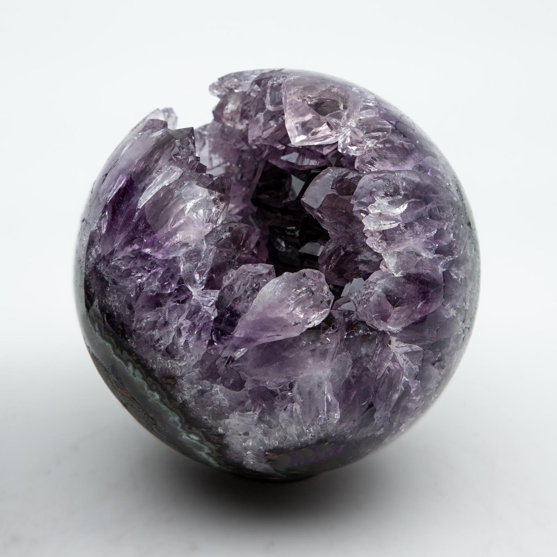 Large Amethyst Geode Sphere In New Condition In New York, NY