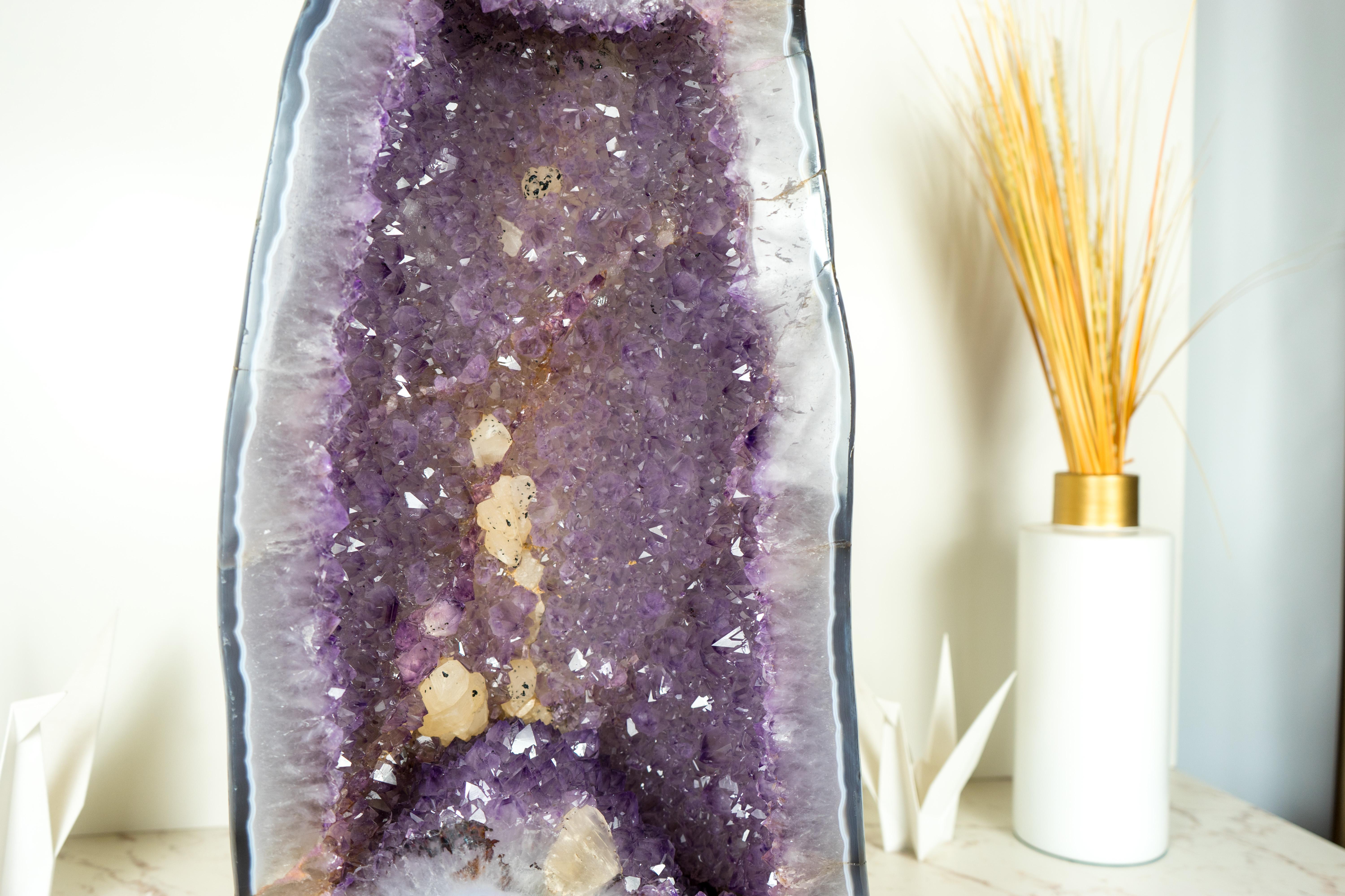 Gran Geoda de Amatista con Amatista Lavanda y Reverso Pulido Paisajista en venta 4