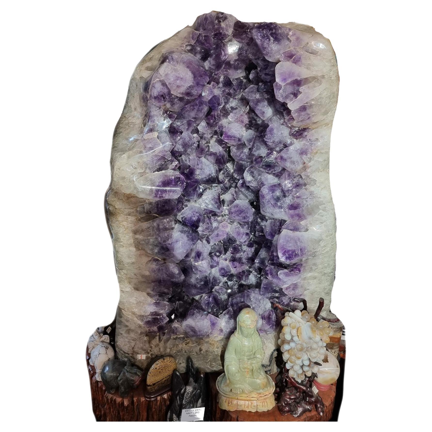 Large Amethyst pagode Giant Crystals sculpted by NATURE rare Brazillian 350Kg For Sale