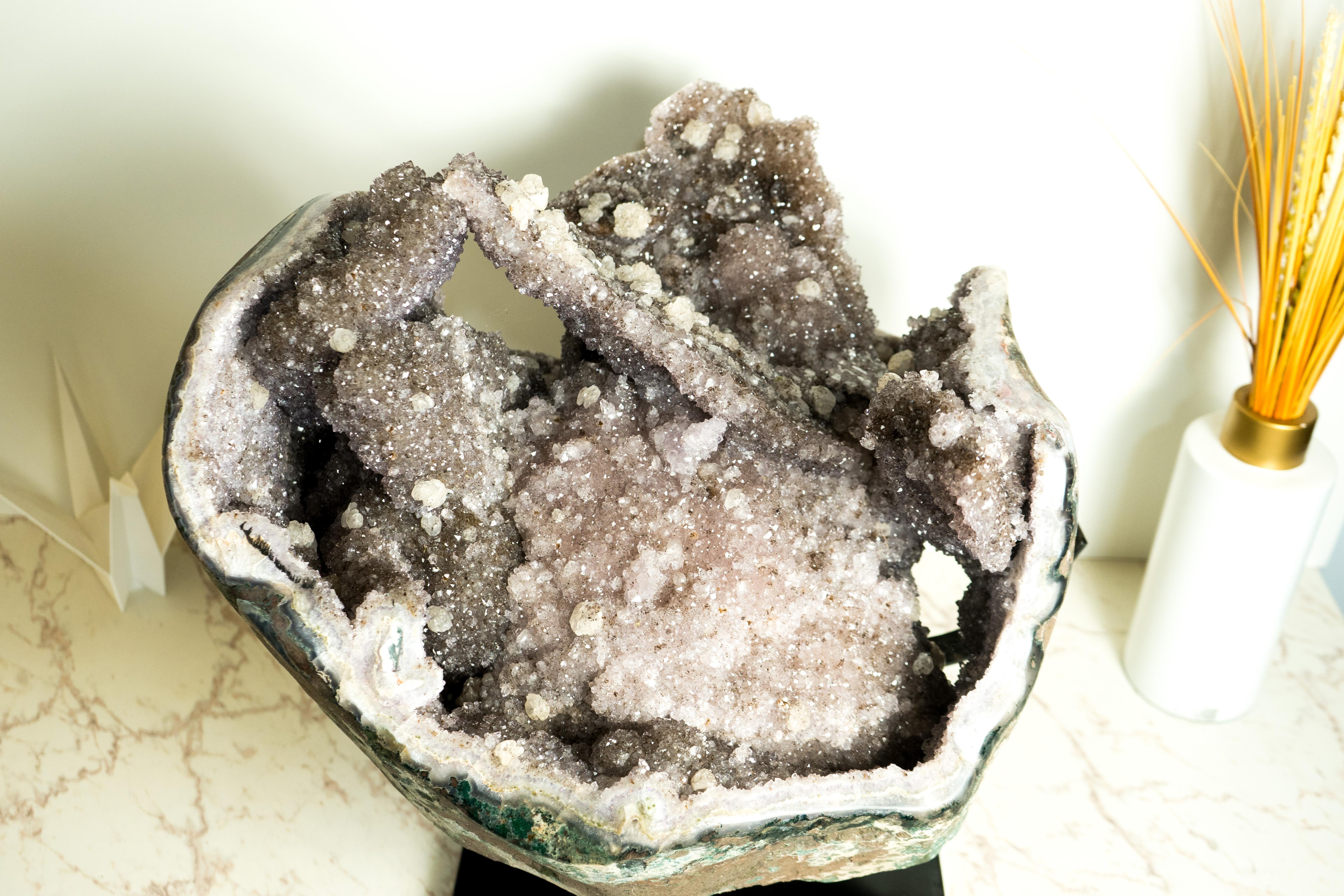 Großes Amethyst-Exemplar, eine natürliche Skulptur mit seltenen großen Stalactites im Angebot 5