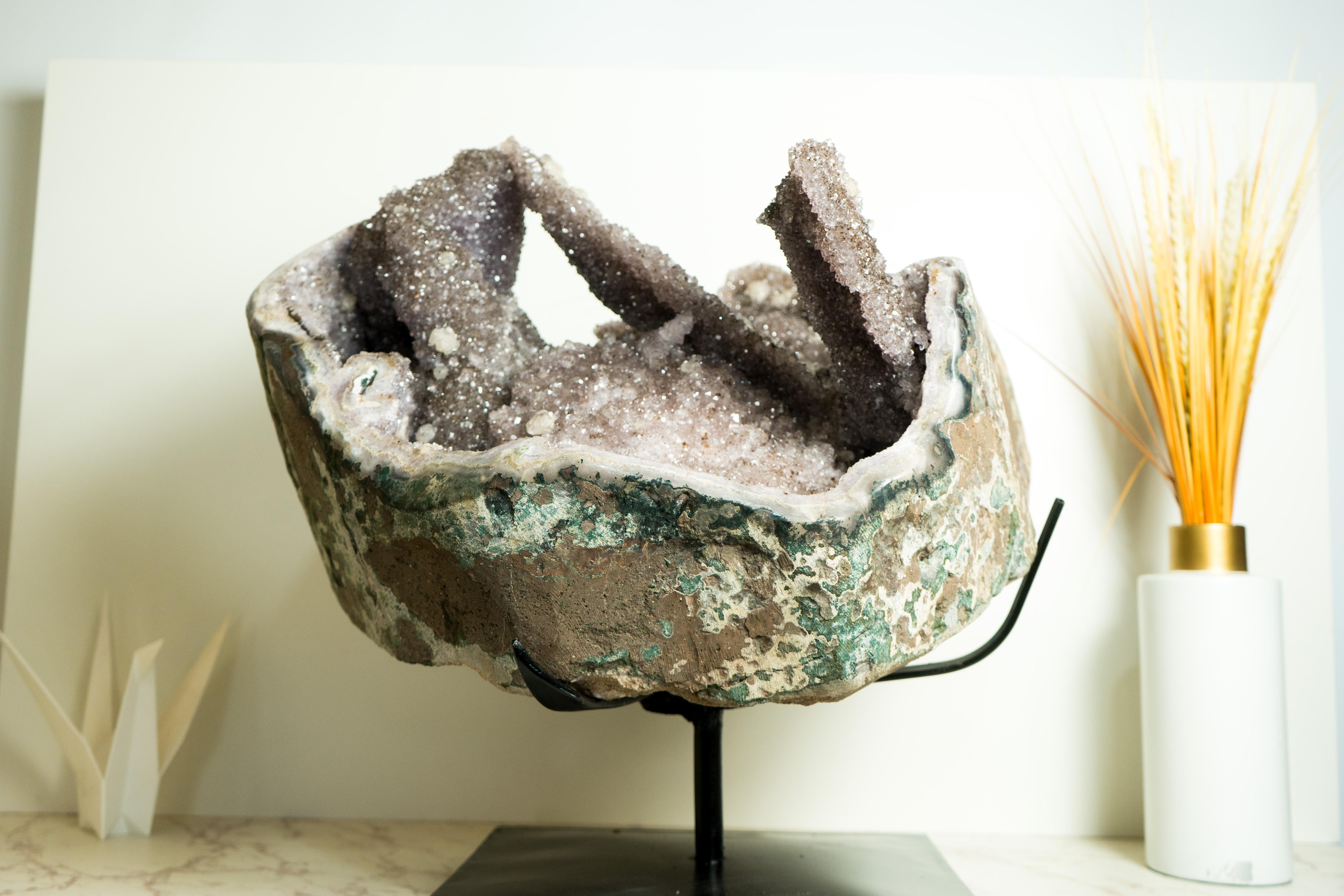 Großes Amethyst-Exemplar, eine natürliche Skulptur mit seltenen großen Stalactites im Angebot 6