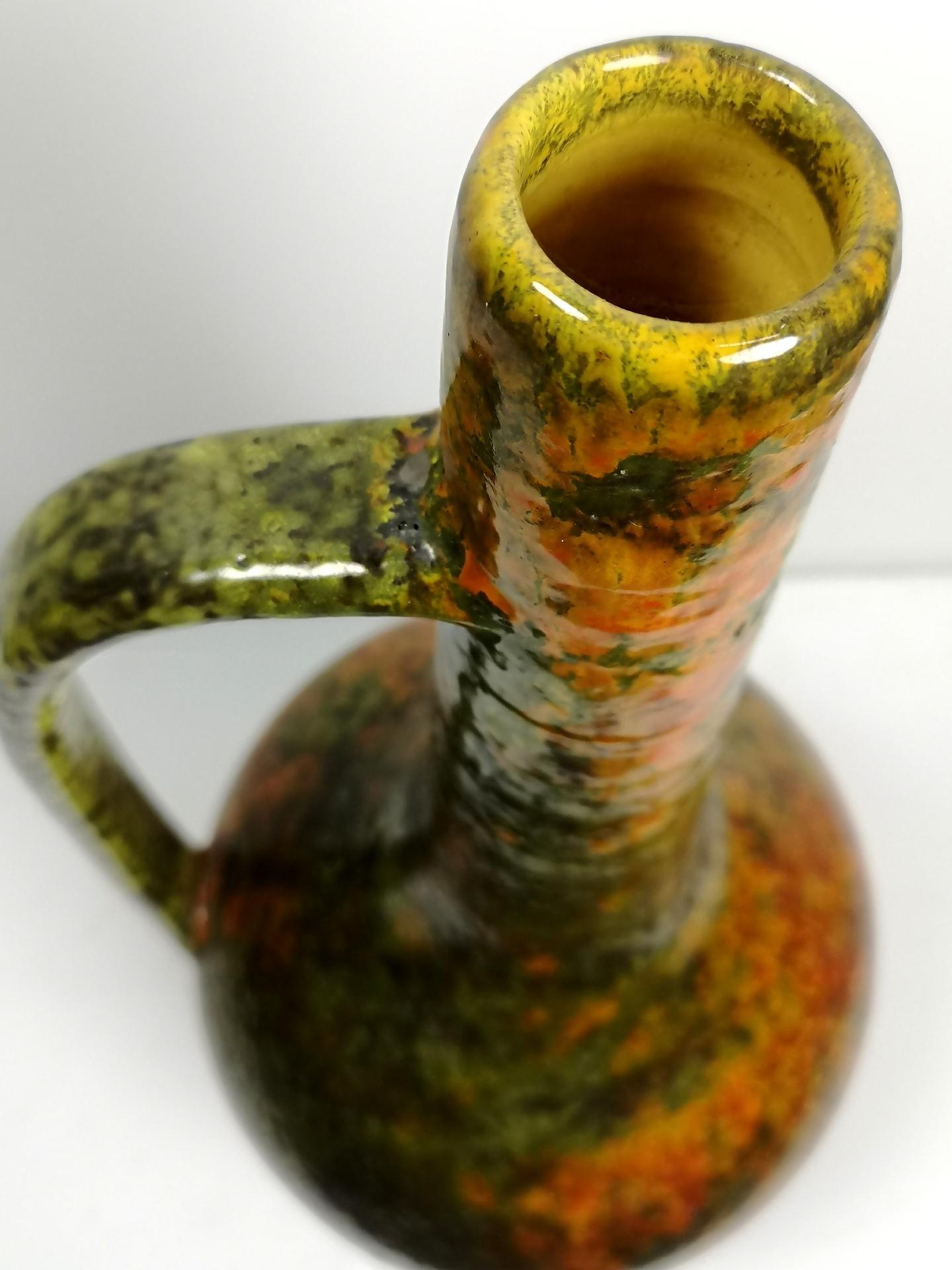 Große Keramikvase im Amphorenkrug-Stil aus der Mitte des Jahrhunderts, 1970er Jahre (Moderne der Mitte des Jahrhunderts) im Angebot