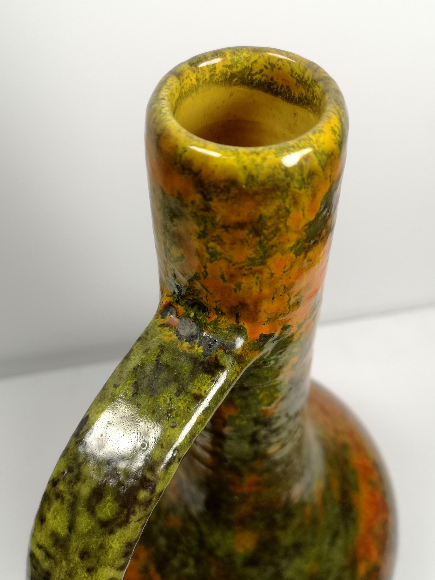 Große Keramikvase im Amphorenkrug-Stil aus der Mitte des Jahrhunderts, 1970er Jahre im Zustand „Gut“ im Angebot in Budapest, HU